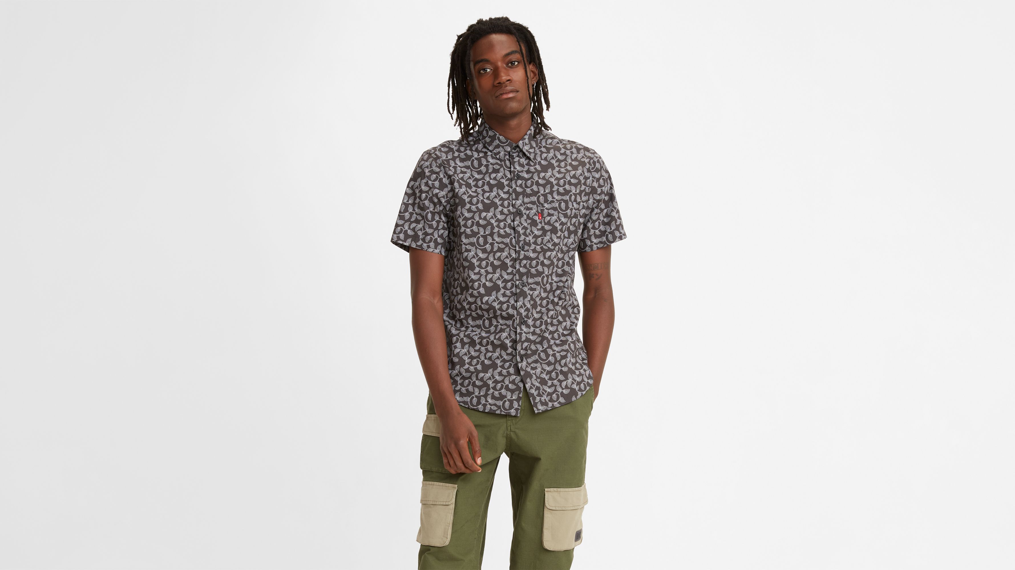 Short Sleeve Classic One Pocket Standard Fit Shirt 1