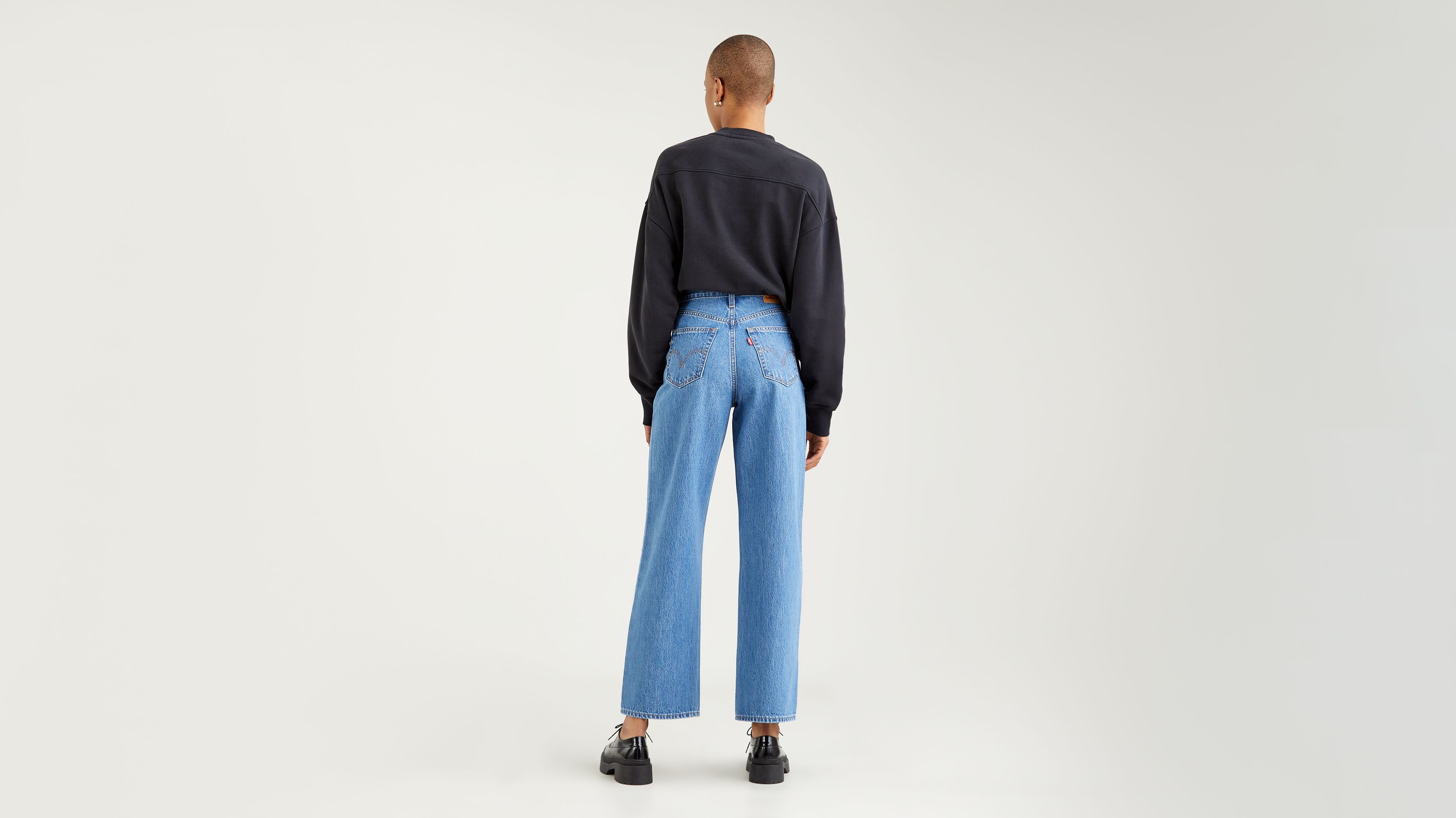 High-Waisted Straight Jeans 3