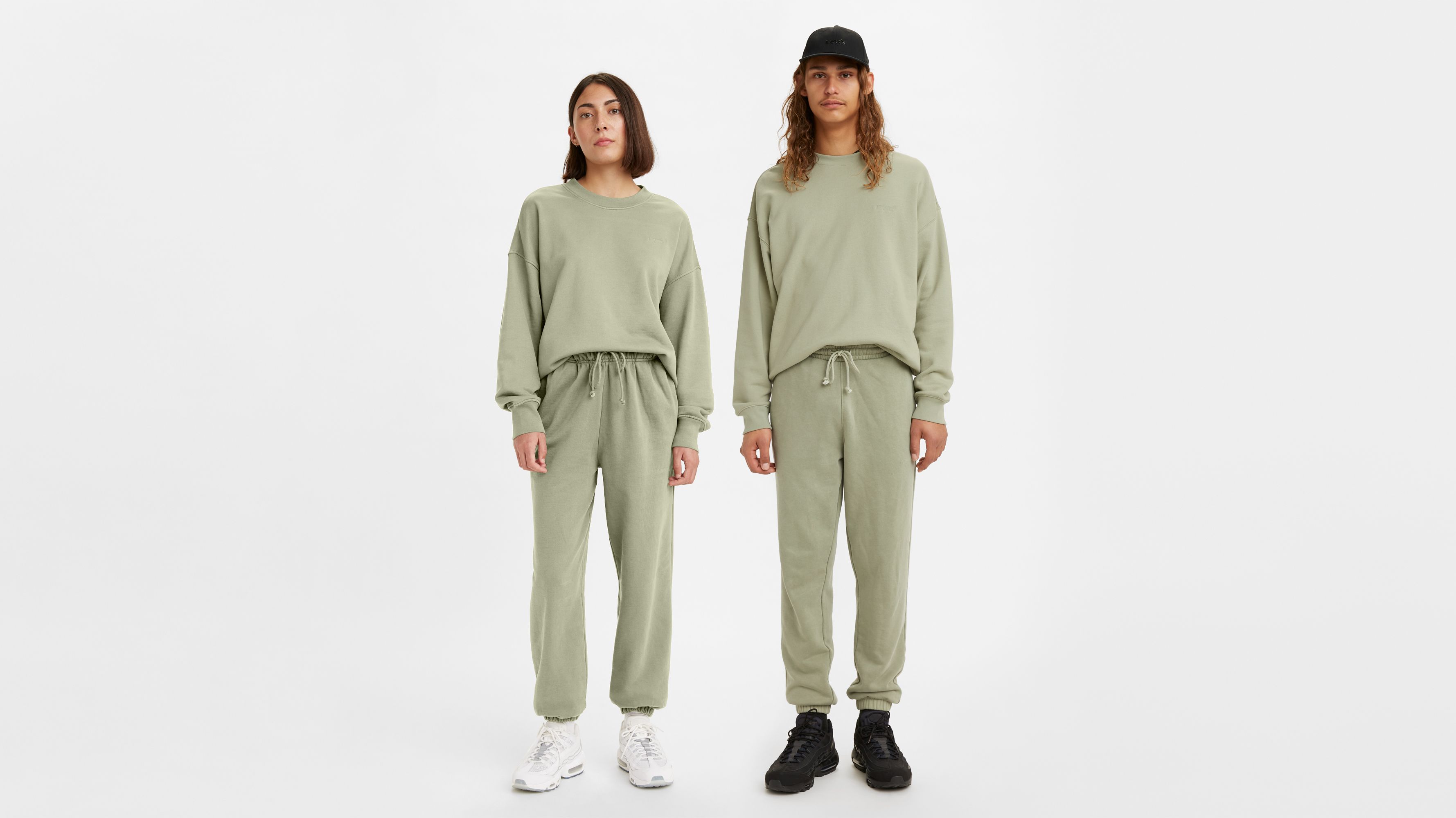 Red Tab™ Unisex Sweatpants 1