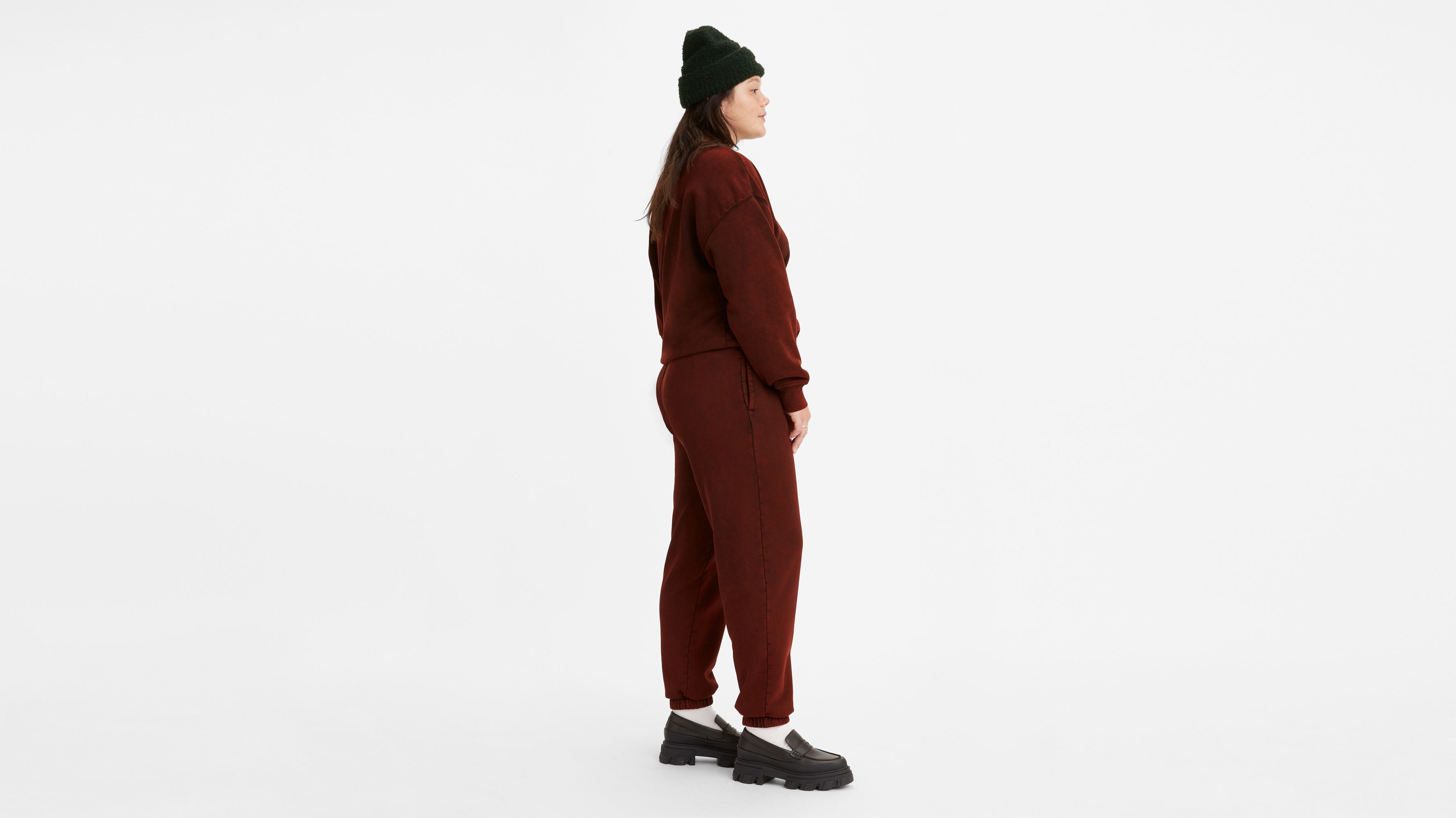 Red Tab™ Sweatpants 3