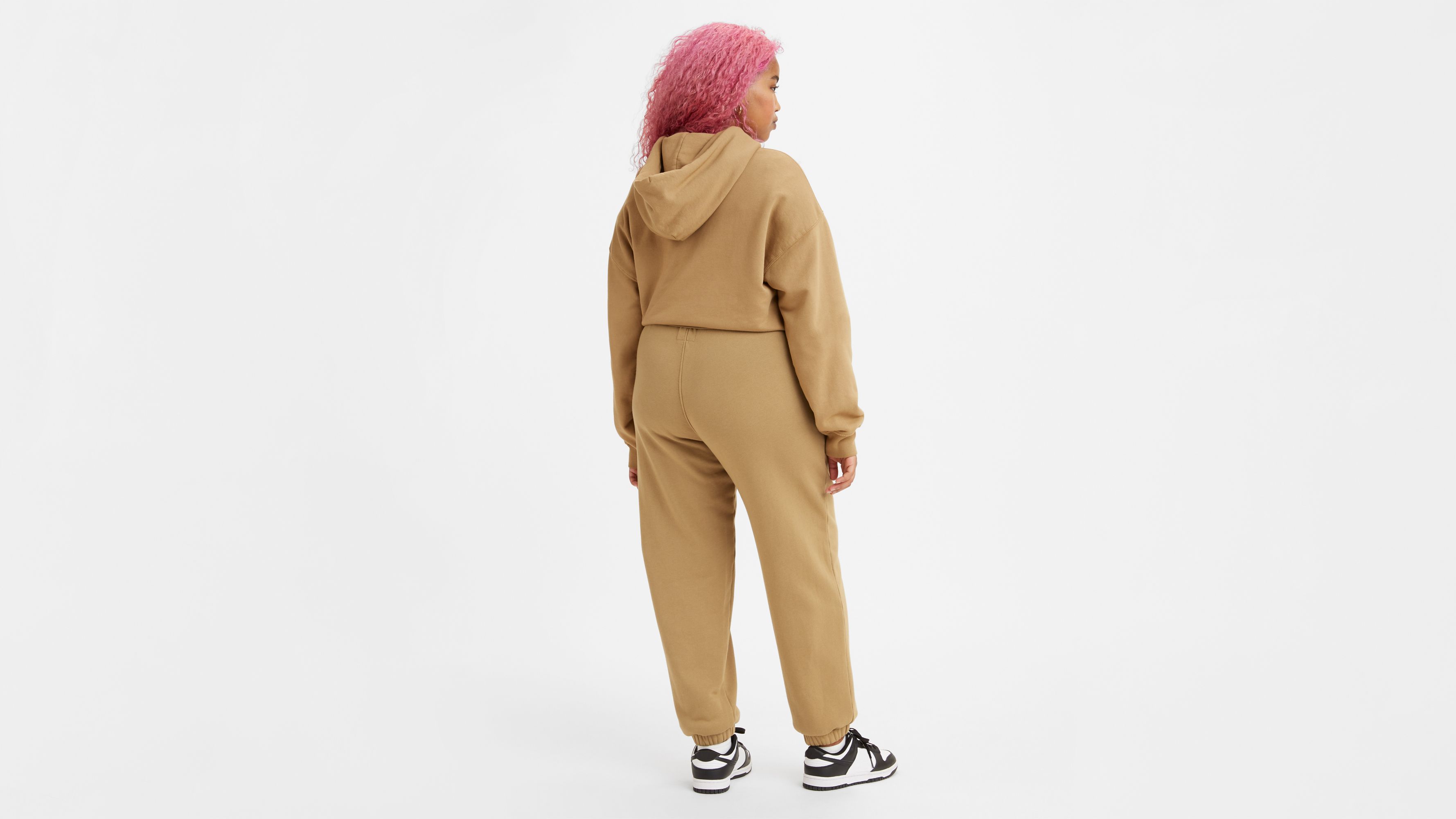 Red Tab™ Sweatpants 3