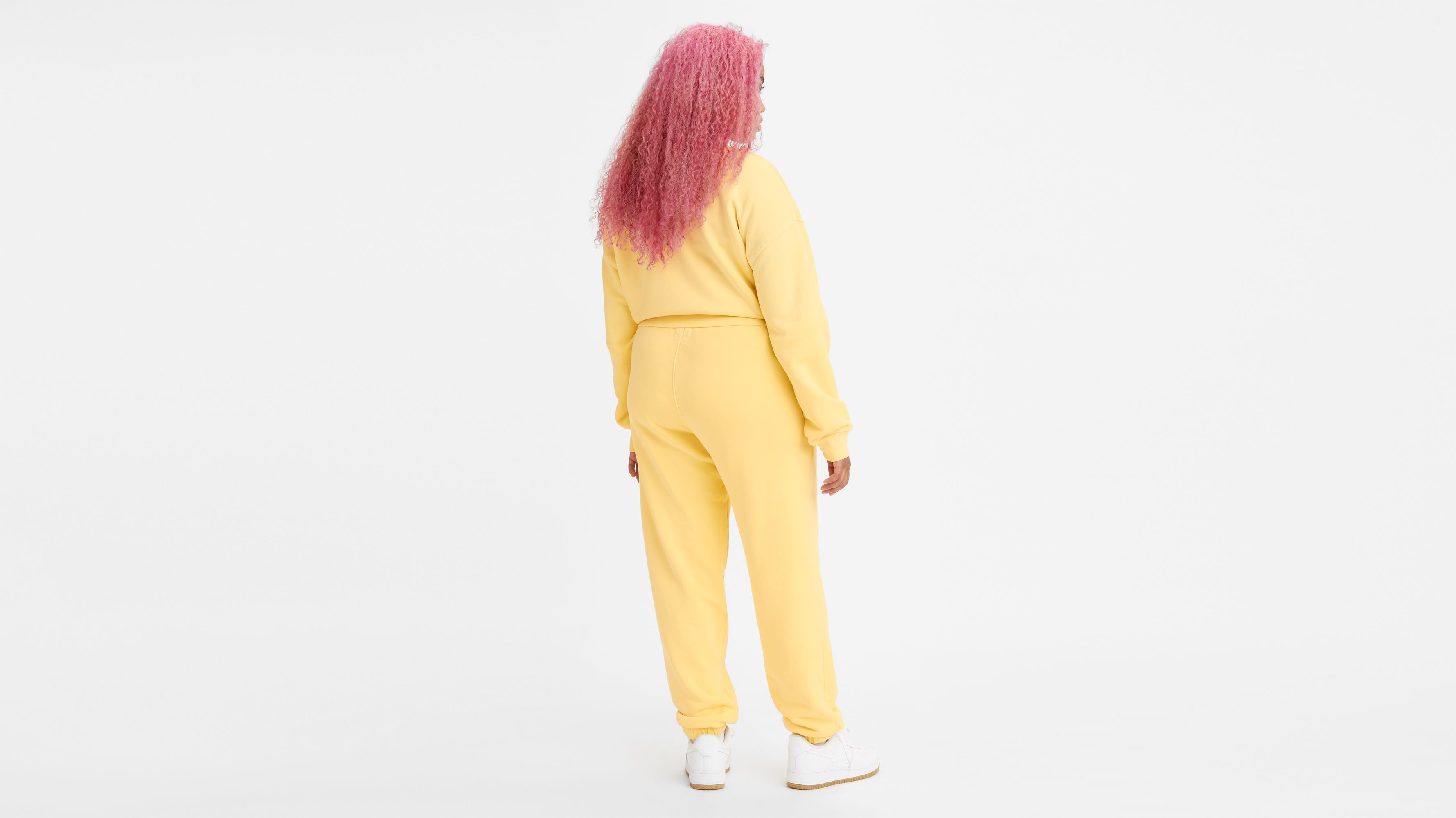 Red Tab™ Sweatpants 3
