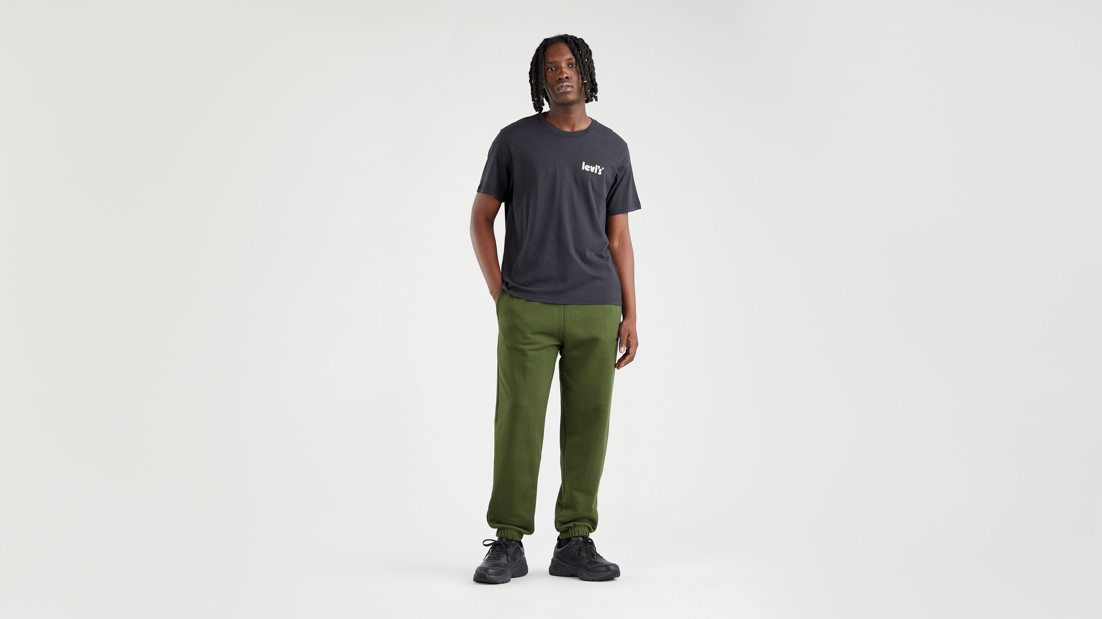 levi's tapered chino trousers