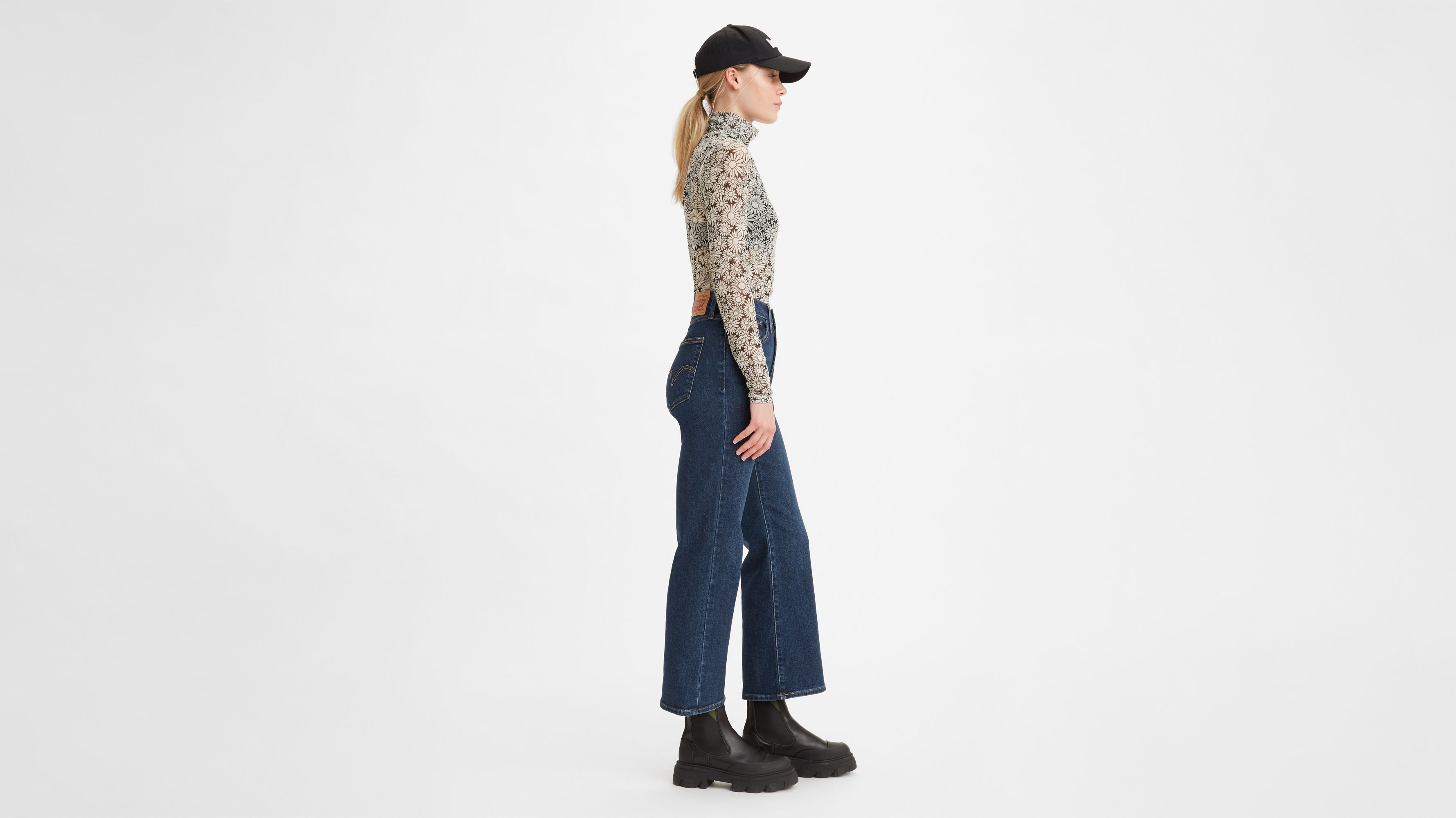 Levi high rise store cropped jeans