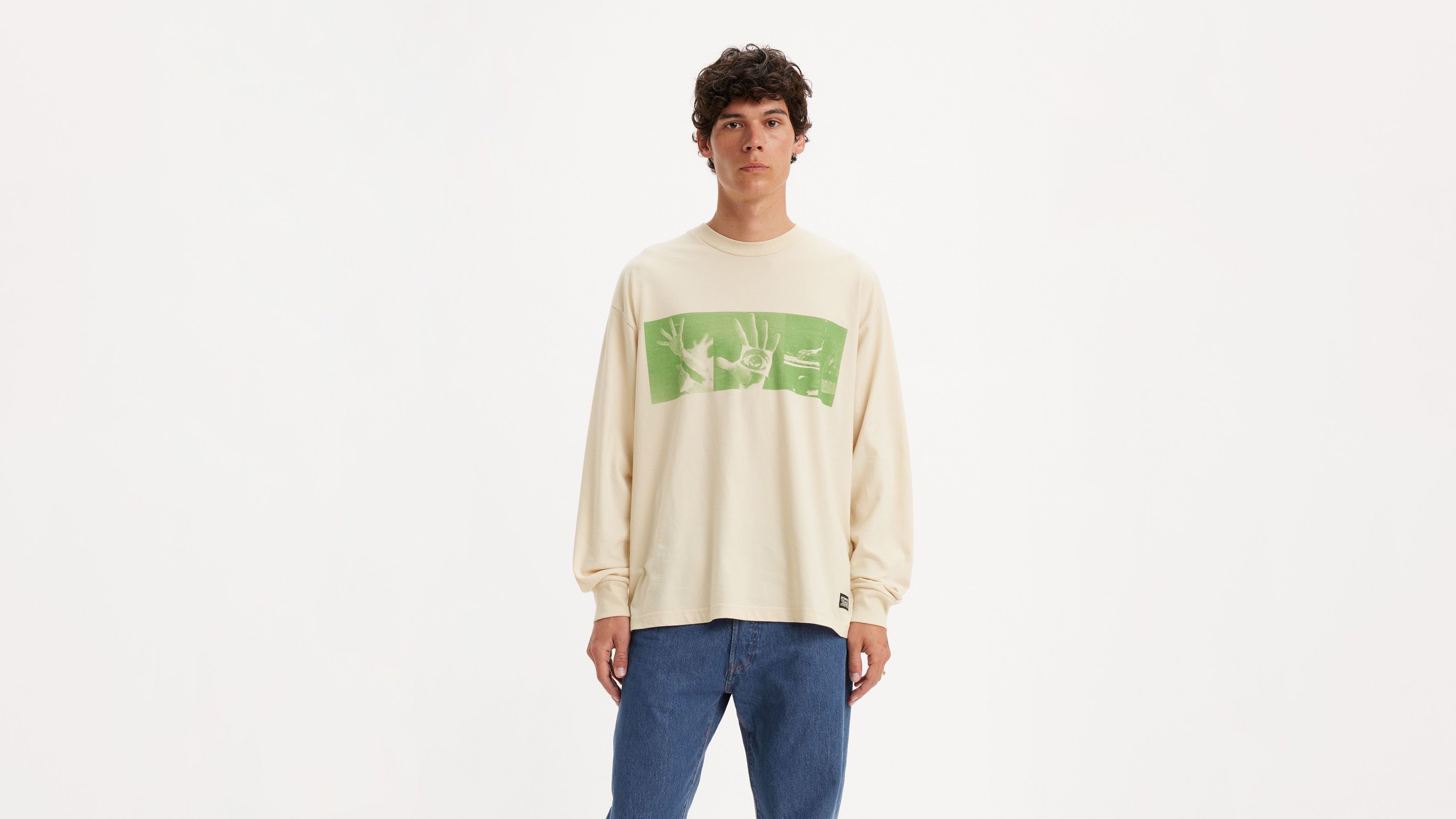 LEVI’S SK8 Y2k Tshirt archive LEVI'S SK8 Y2k Tshirt archive LEVI'S SK8 Y2k Tshirt archive