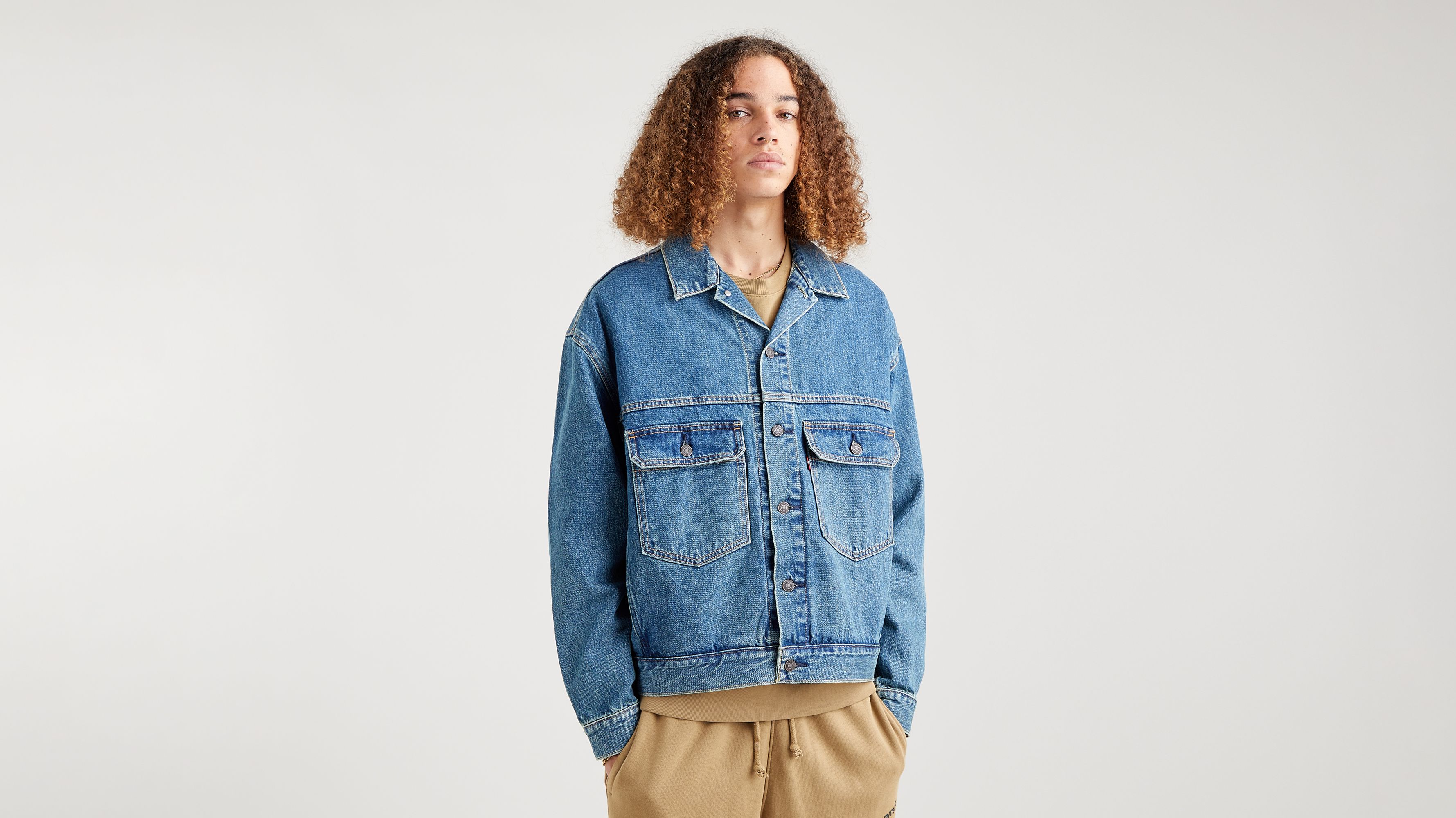 Levi's stay loose fit denim trucker jacket in light wash