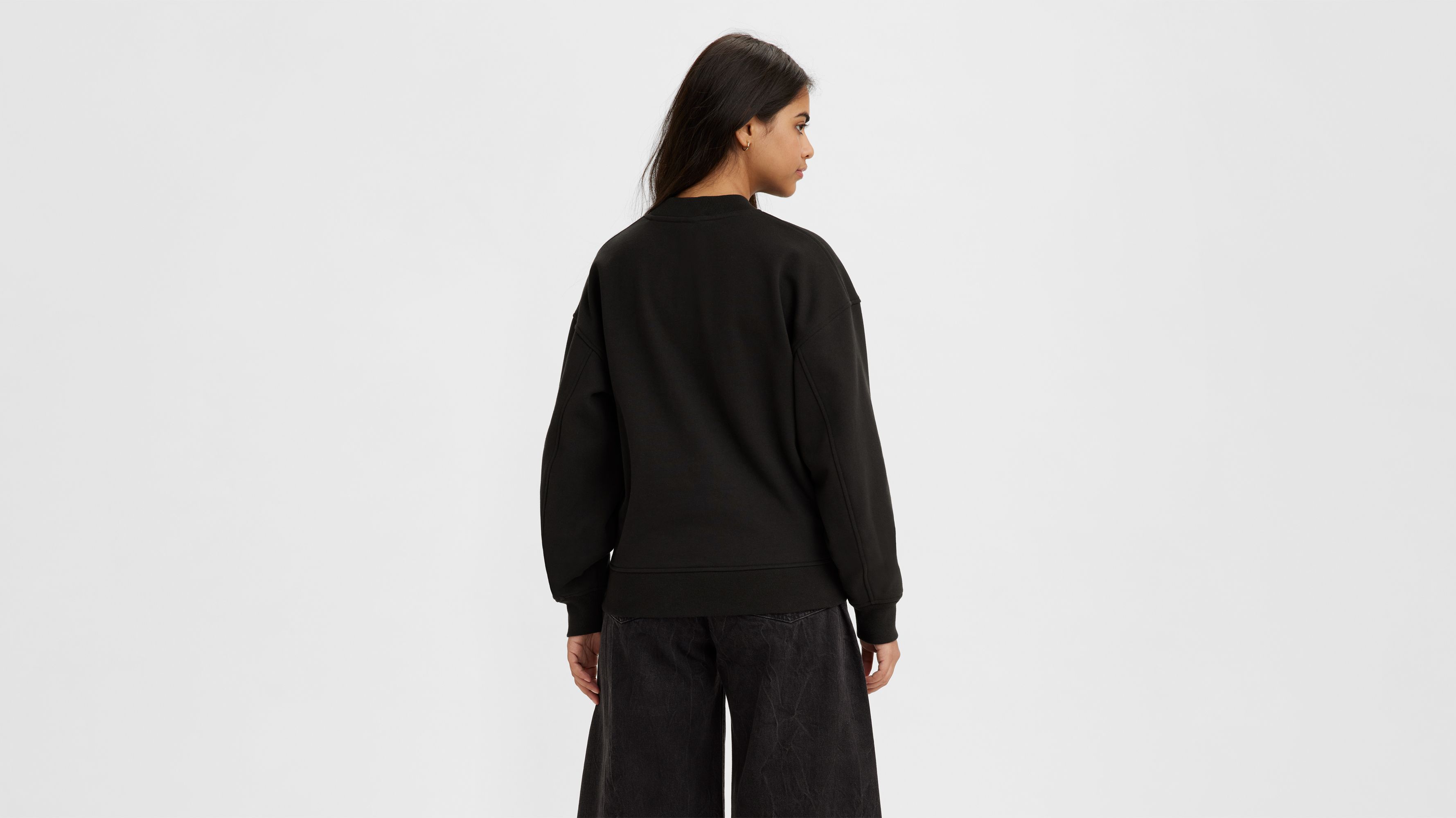 Classic Crewneck Sweatshirt 2