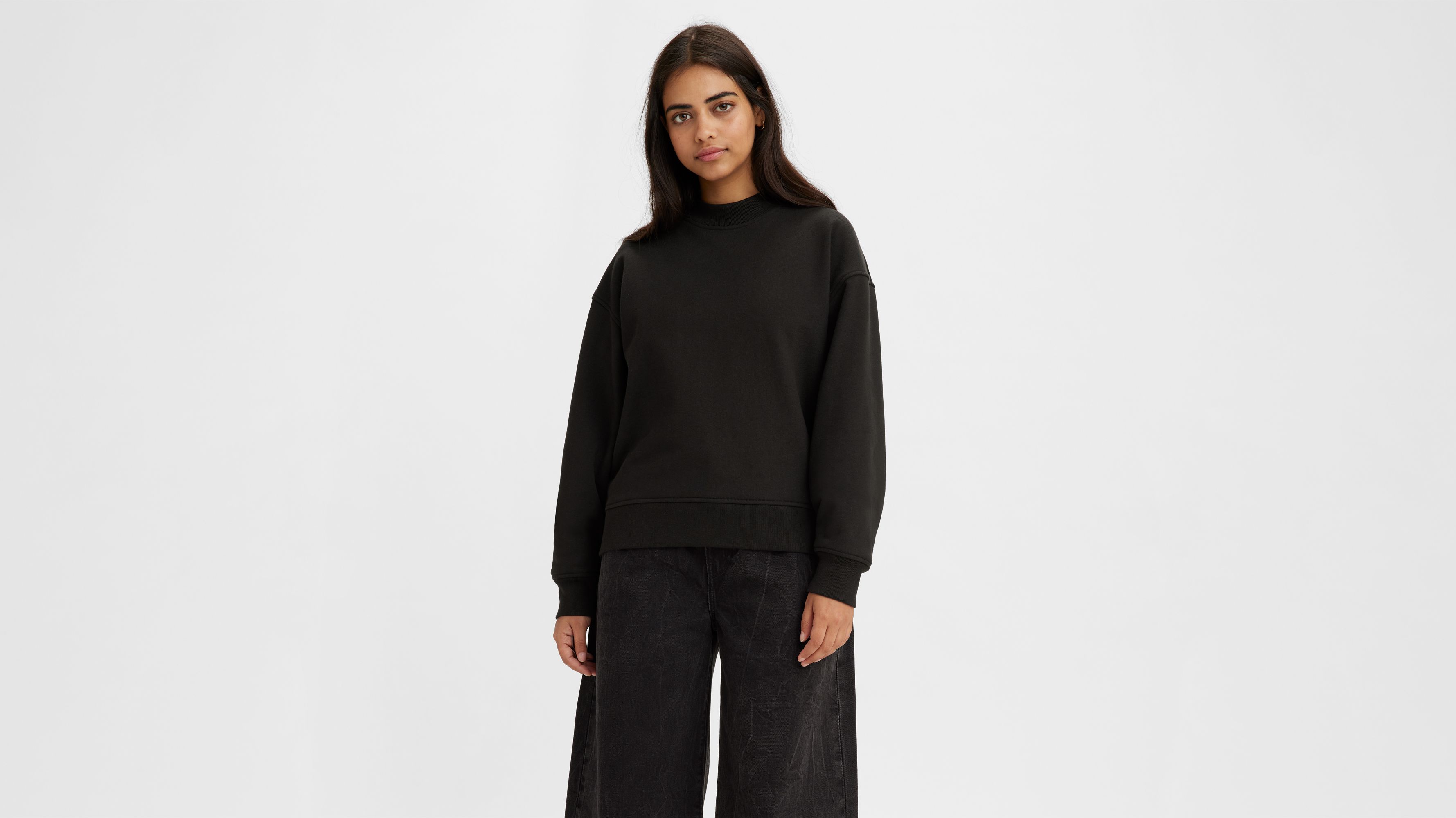 Classic Crewneck Sweatshirt 1