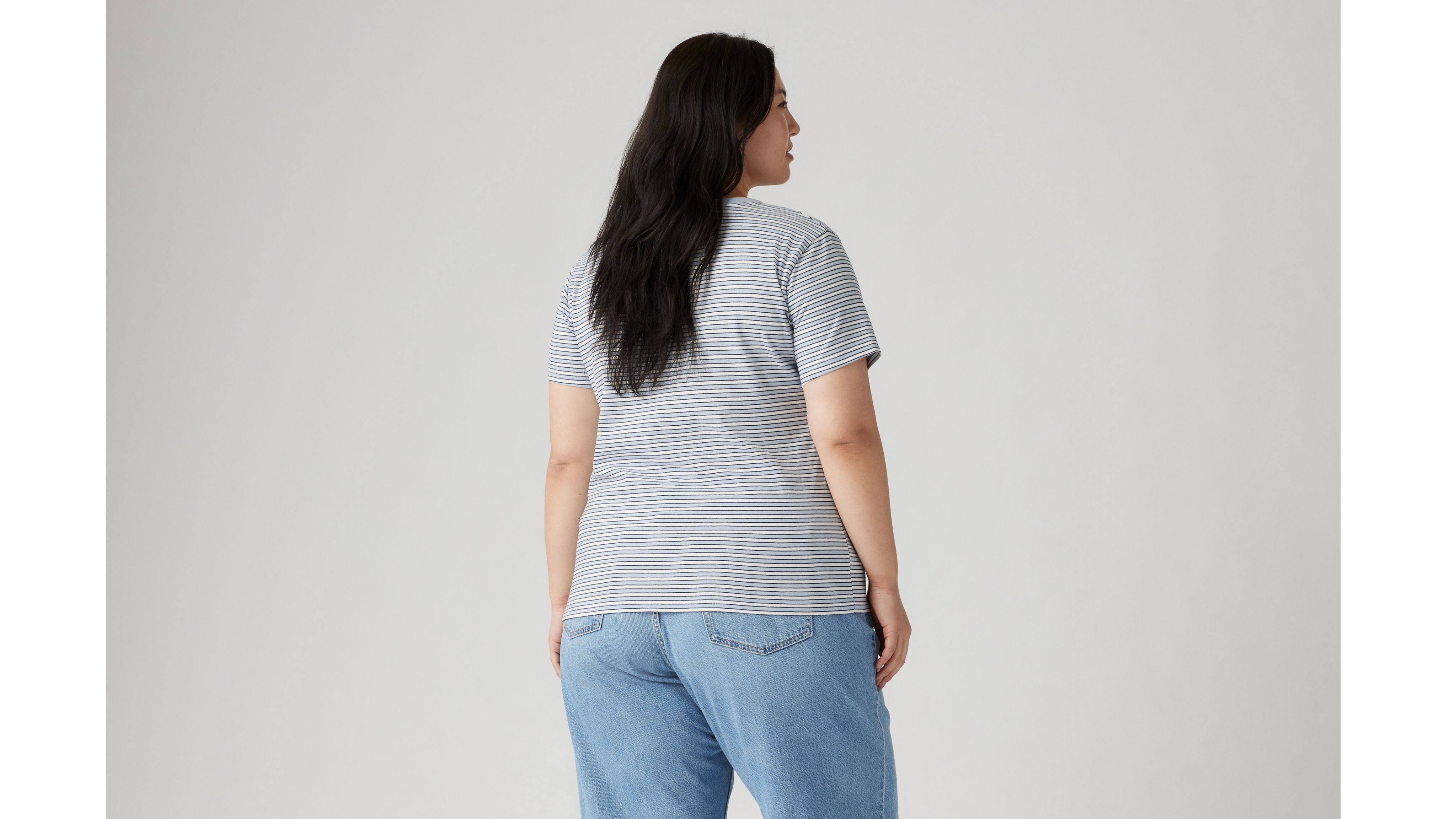 T-shirt Perfect z dekoltem w serek (duże rozmiary) 3