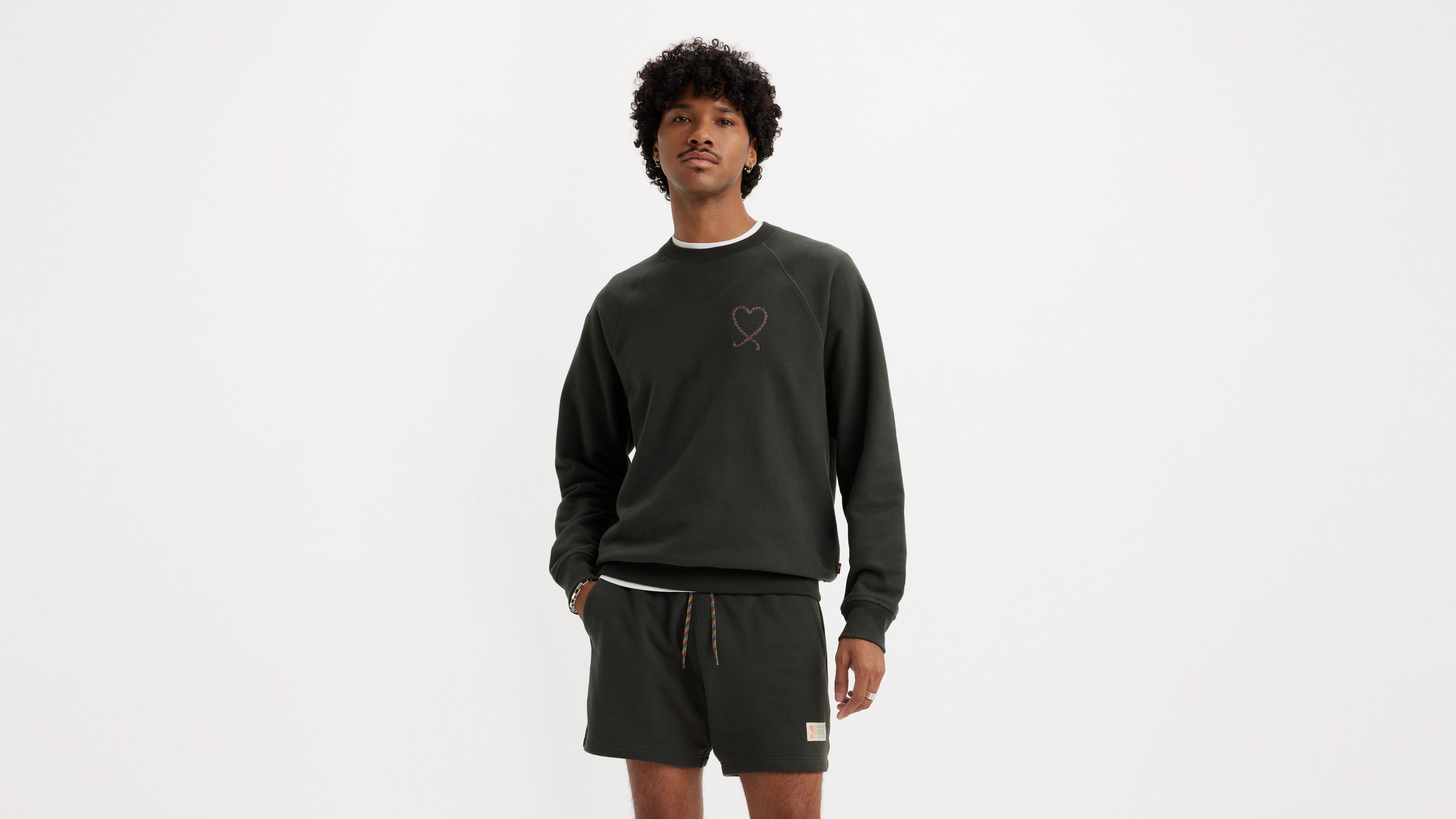 Levi's® Pride Relaxed Raglan-Sweatshirt mit Rundhalsausschnitt 2