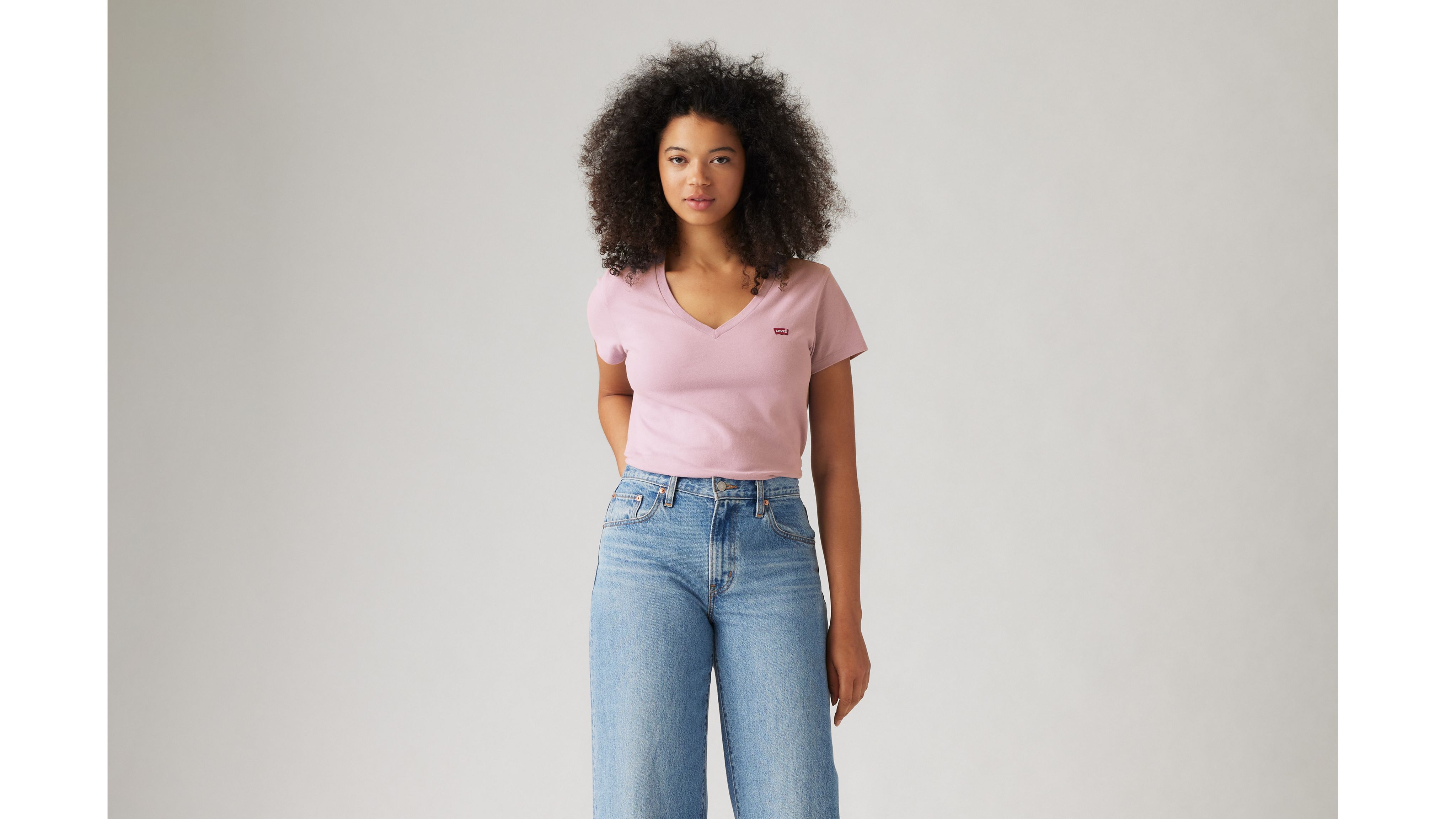 T-shirt Perfect z dekoltem w serek 2