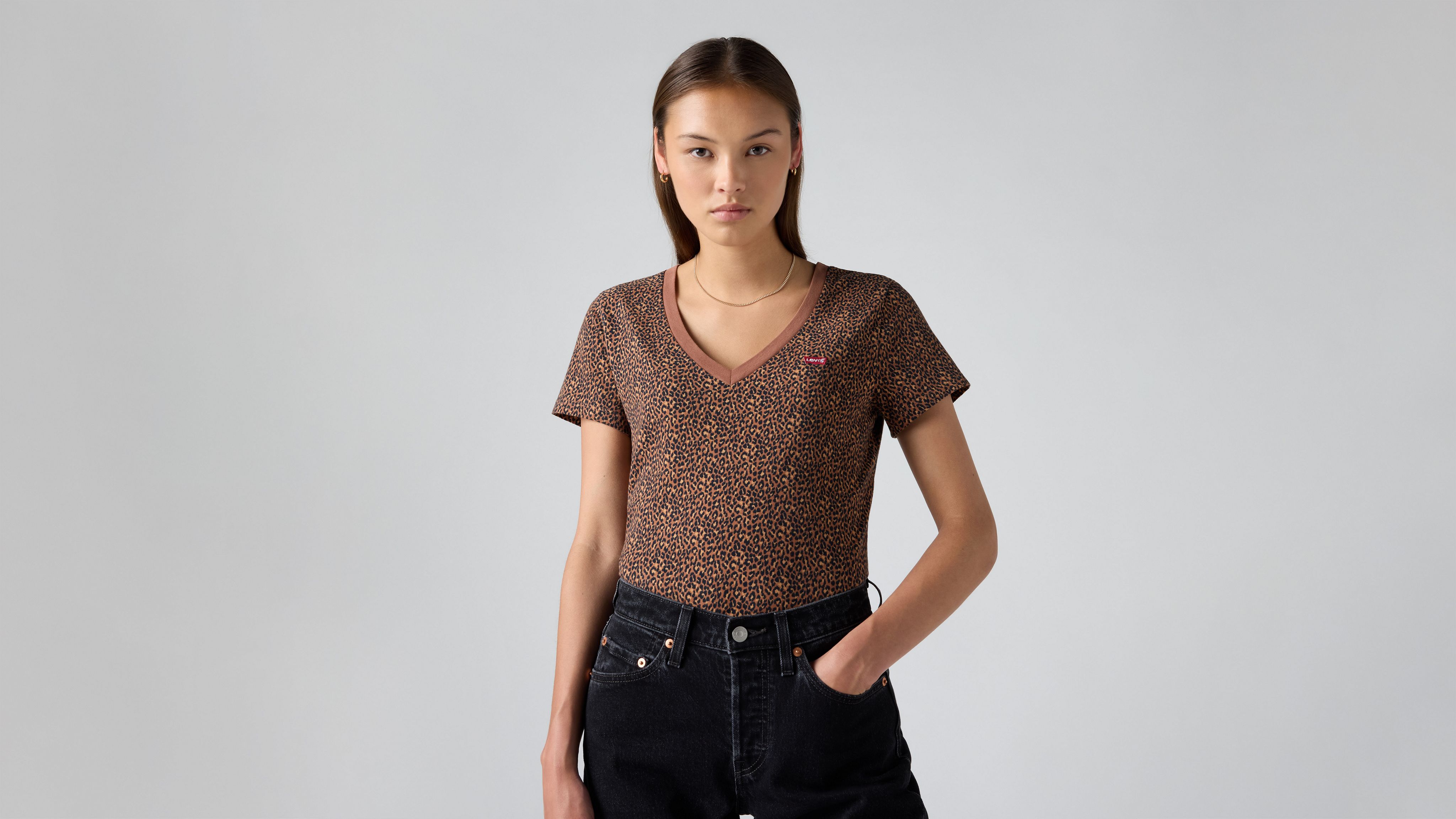 Perfektes T-Shirt mit V-Ausschnitt 1