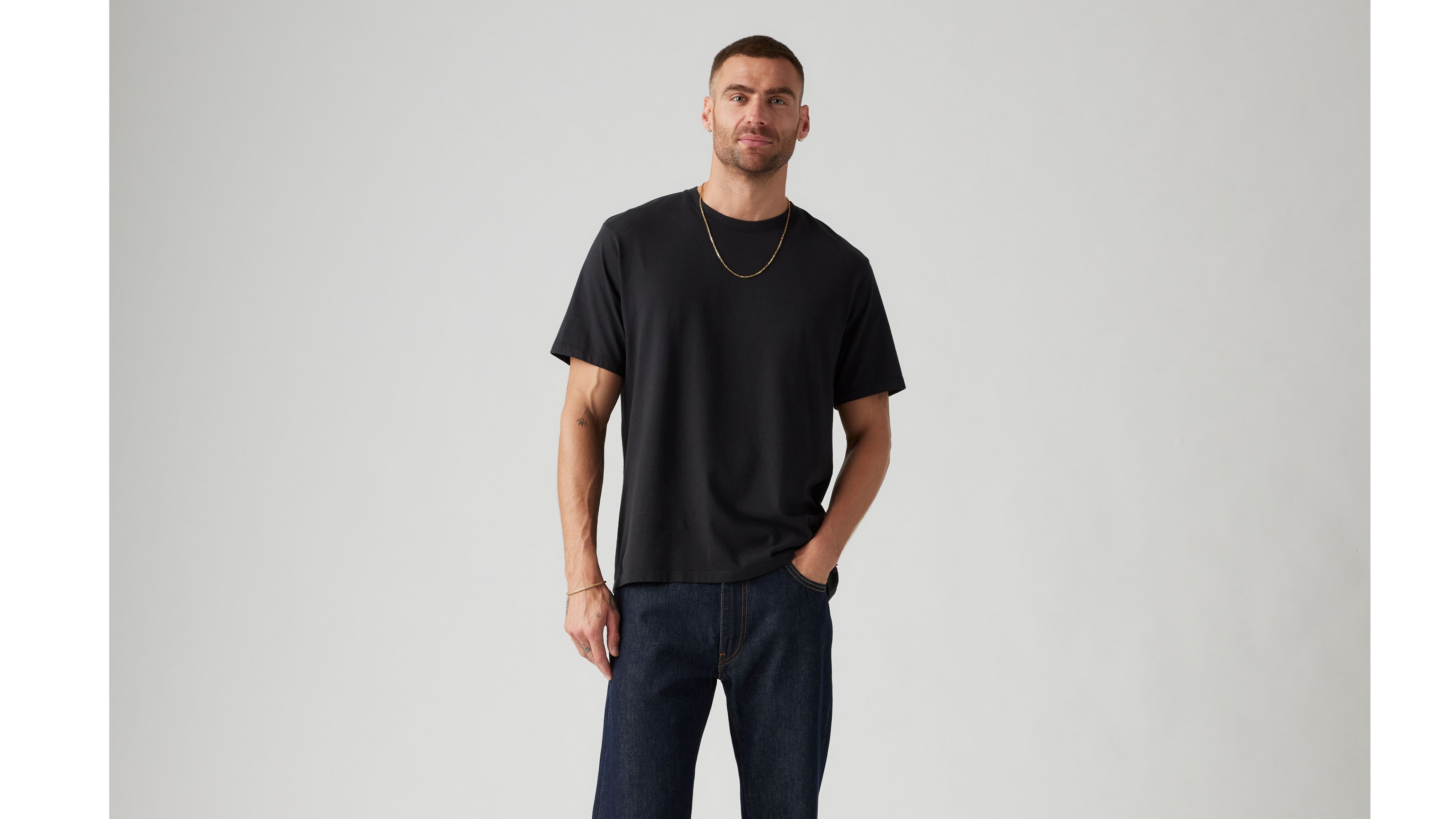 The Essential T-shirt - Black | Levi's® US