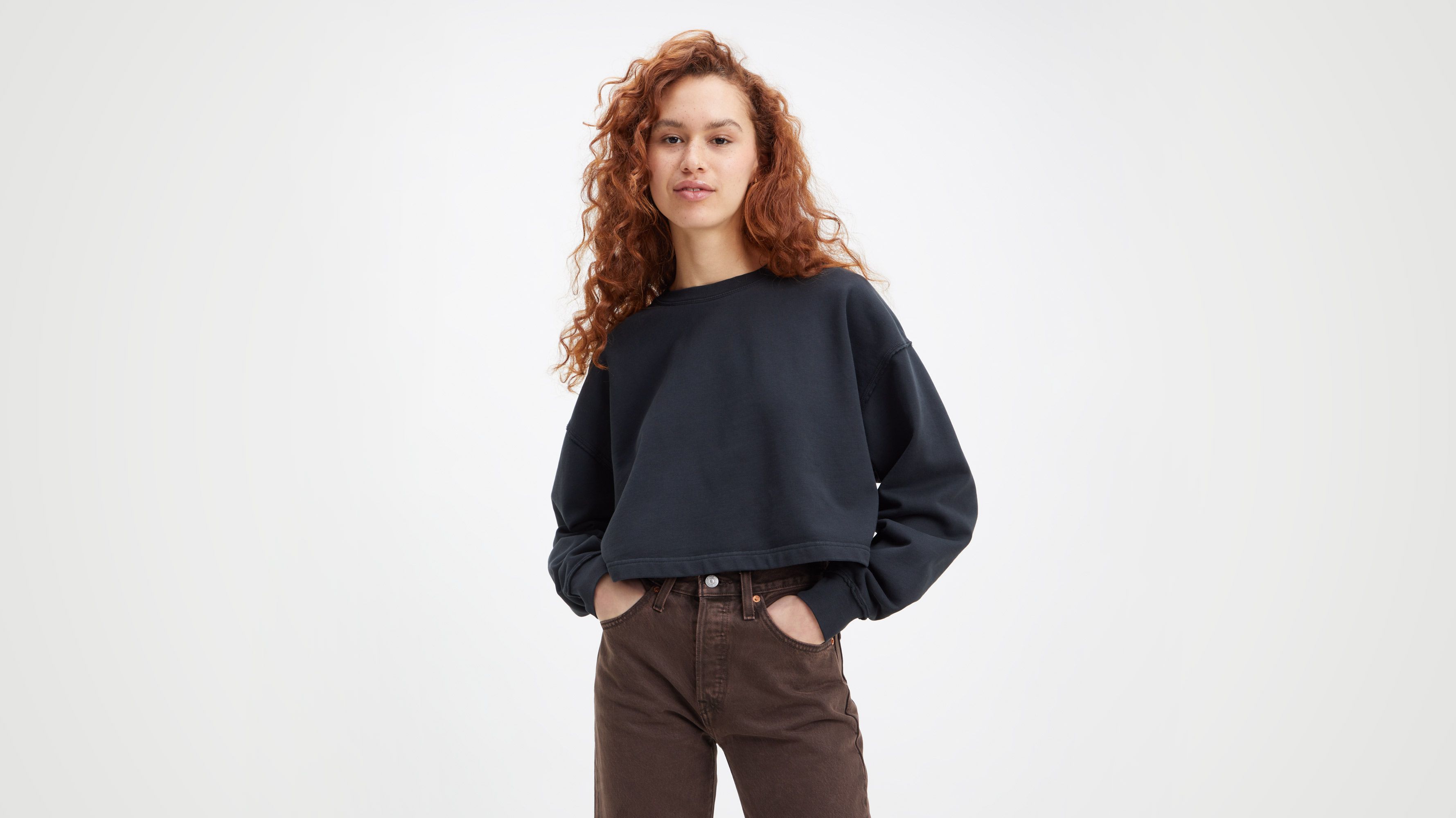 Levi's cropped sweatshirt hot sale