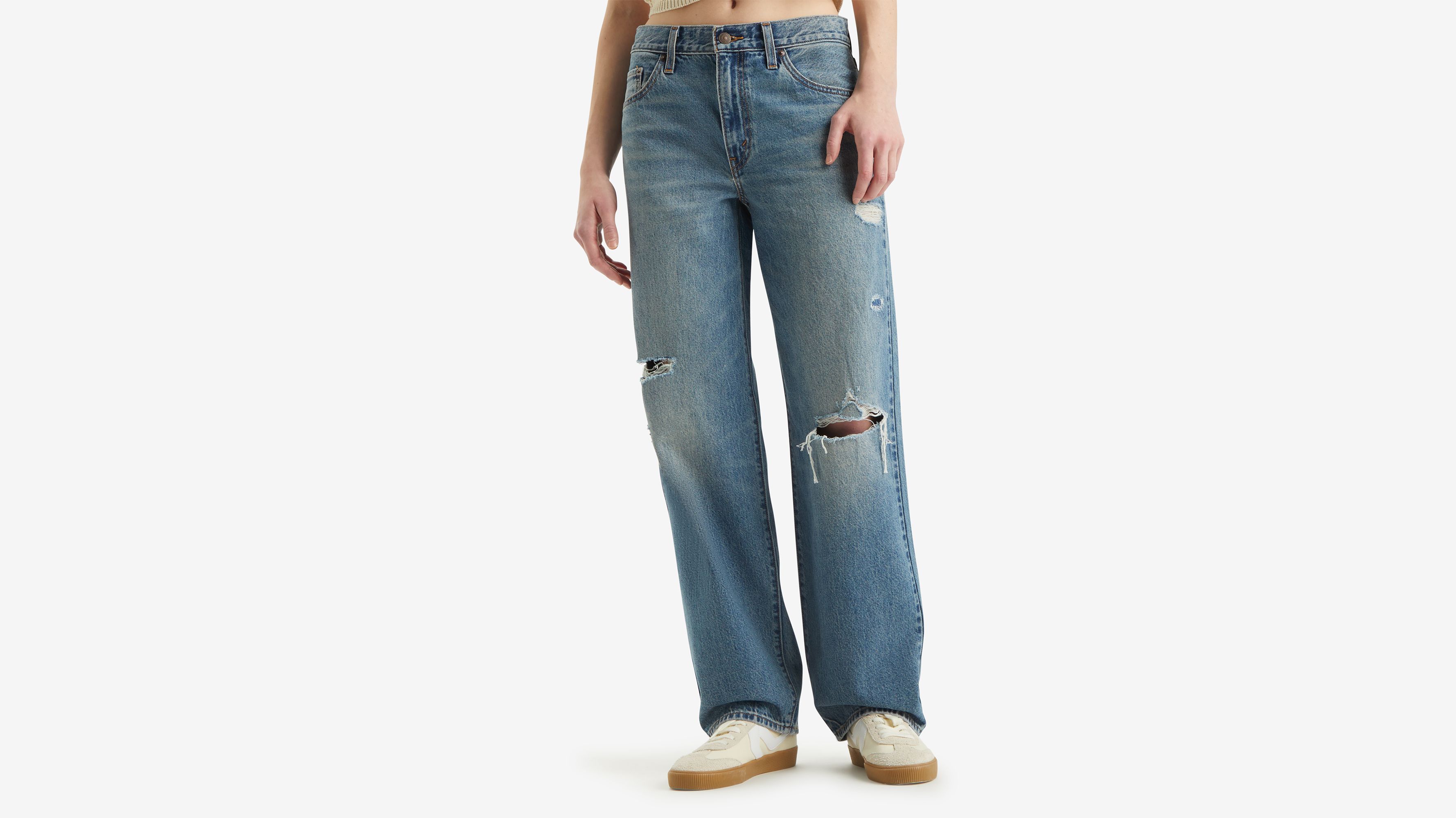 Levi's Dad Jeans In She Said Why