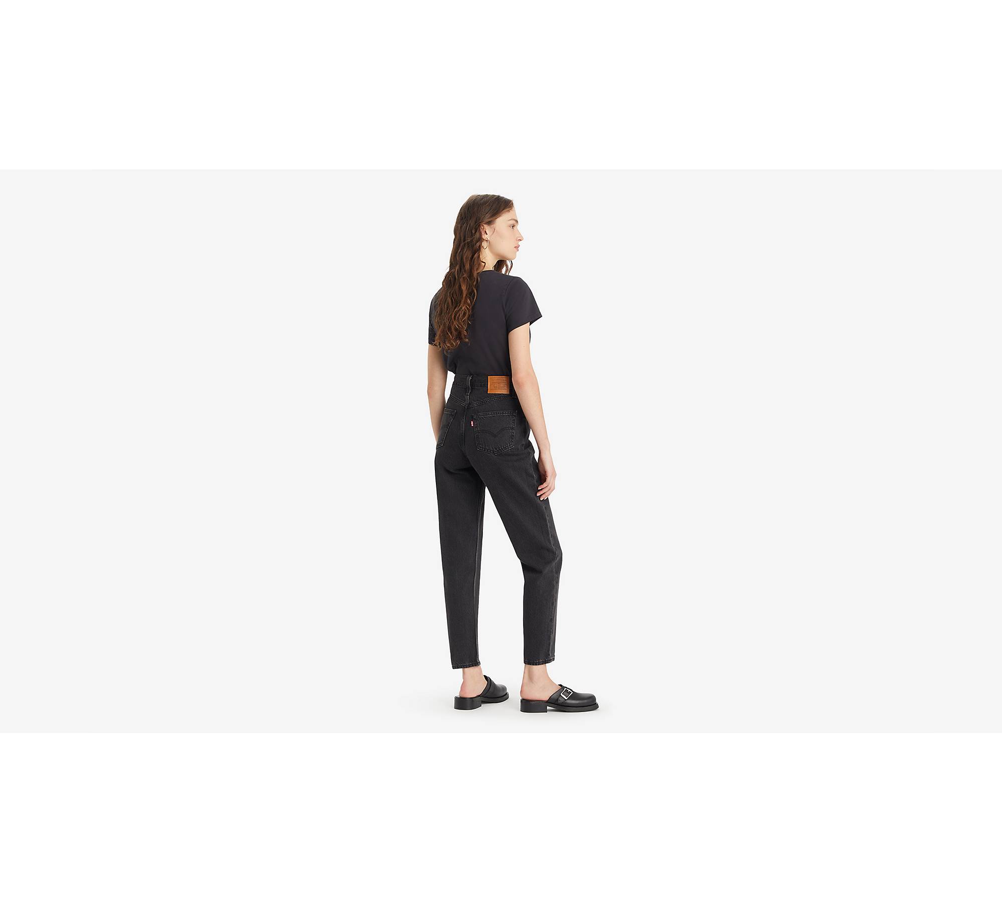 Levi's® HIGH WAISTED MOM - Jeans Tapered Fit - black denim