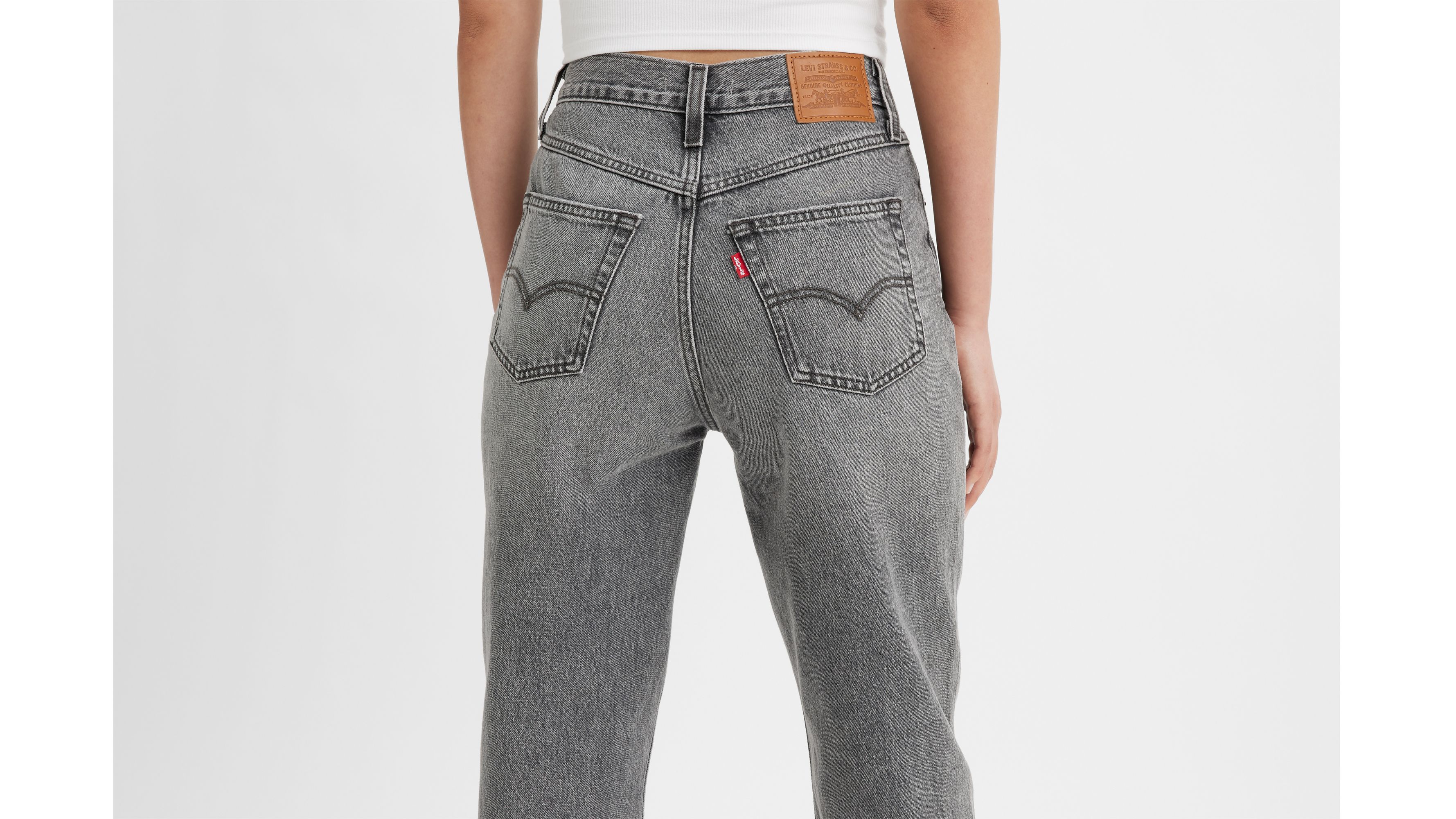 Levi's 80s Mom Jeans in Grey