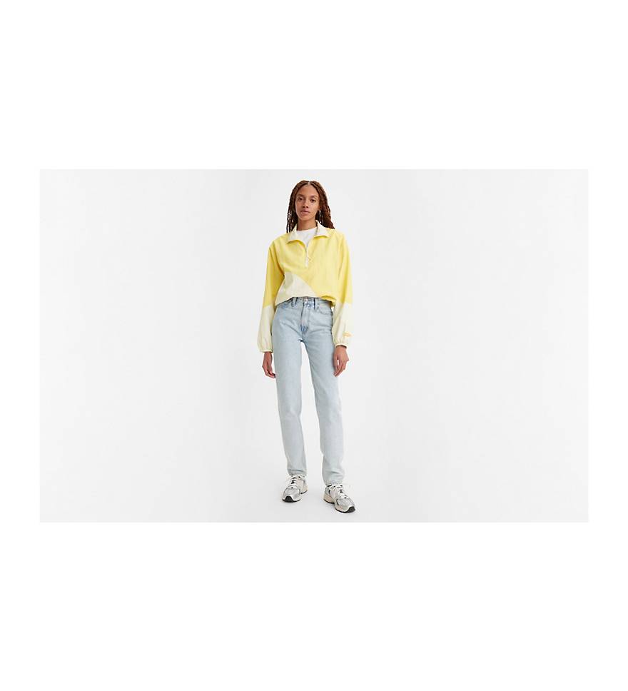 Levi's 80S mom jean in mid wash blue