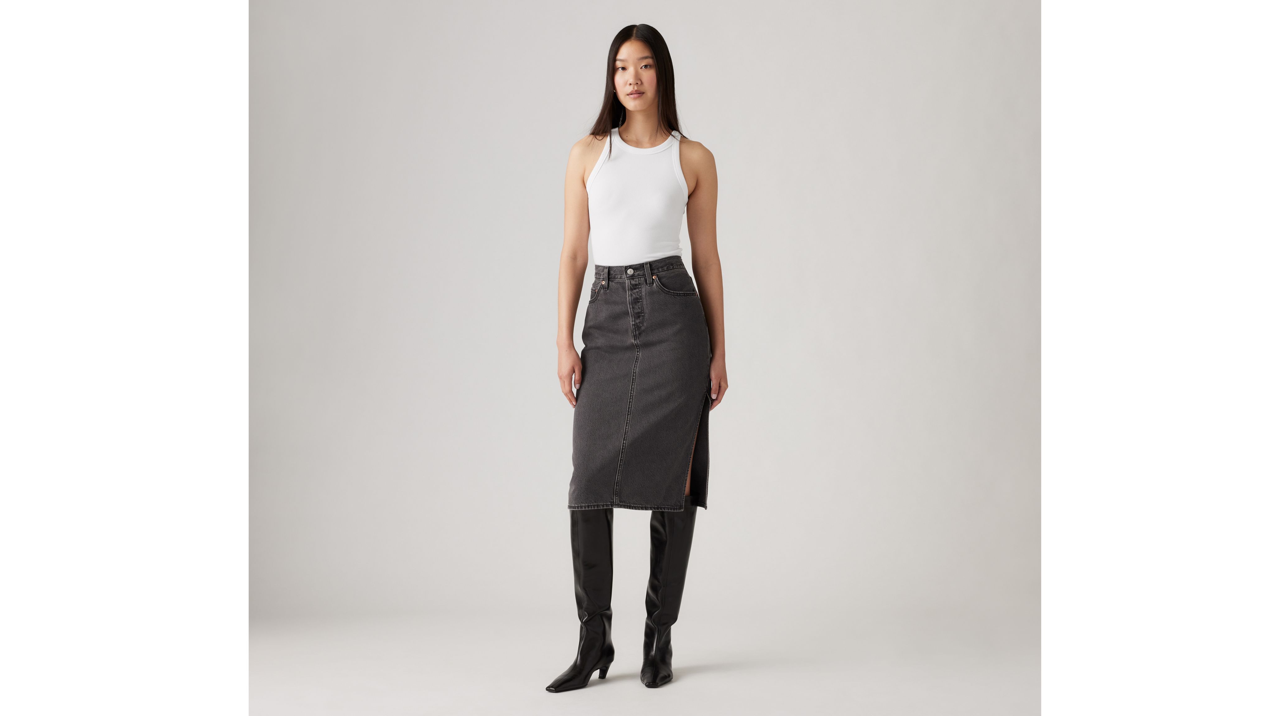 Black A-line Side Pocket Style Athletic Skirt with Built-in