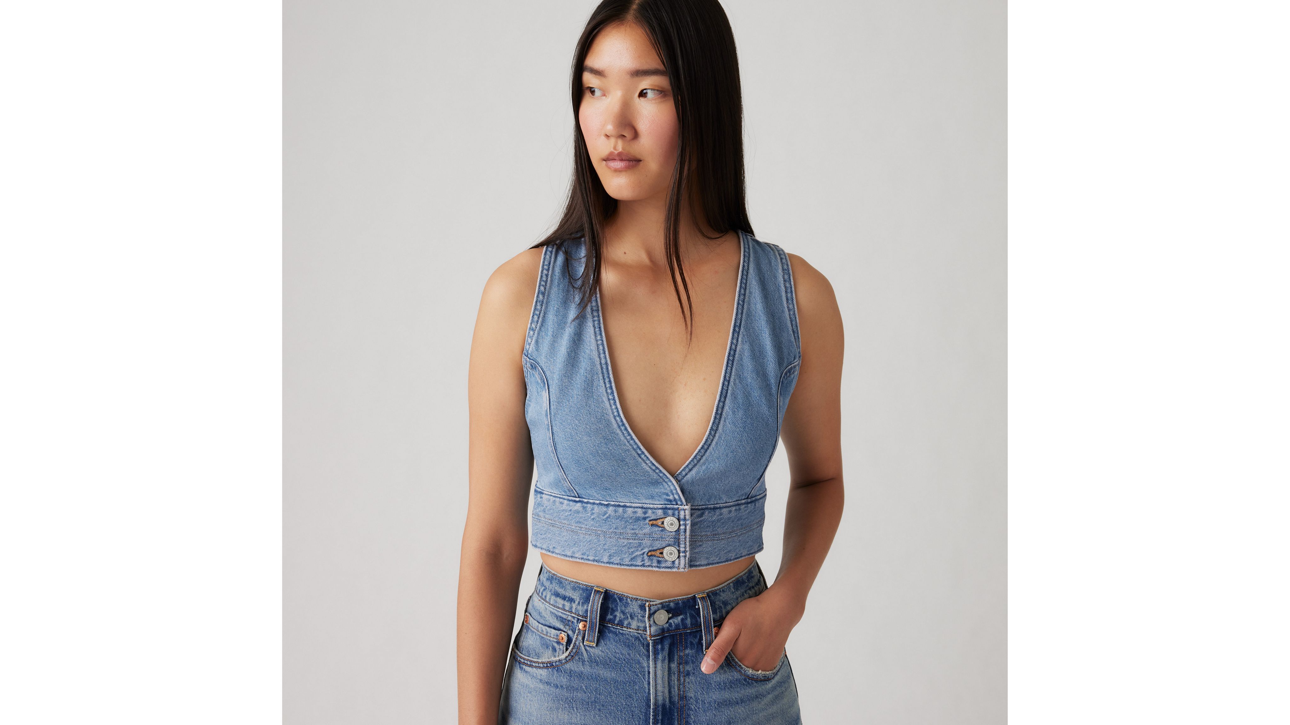 Levis crop on sale top womens