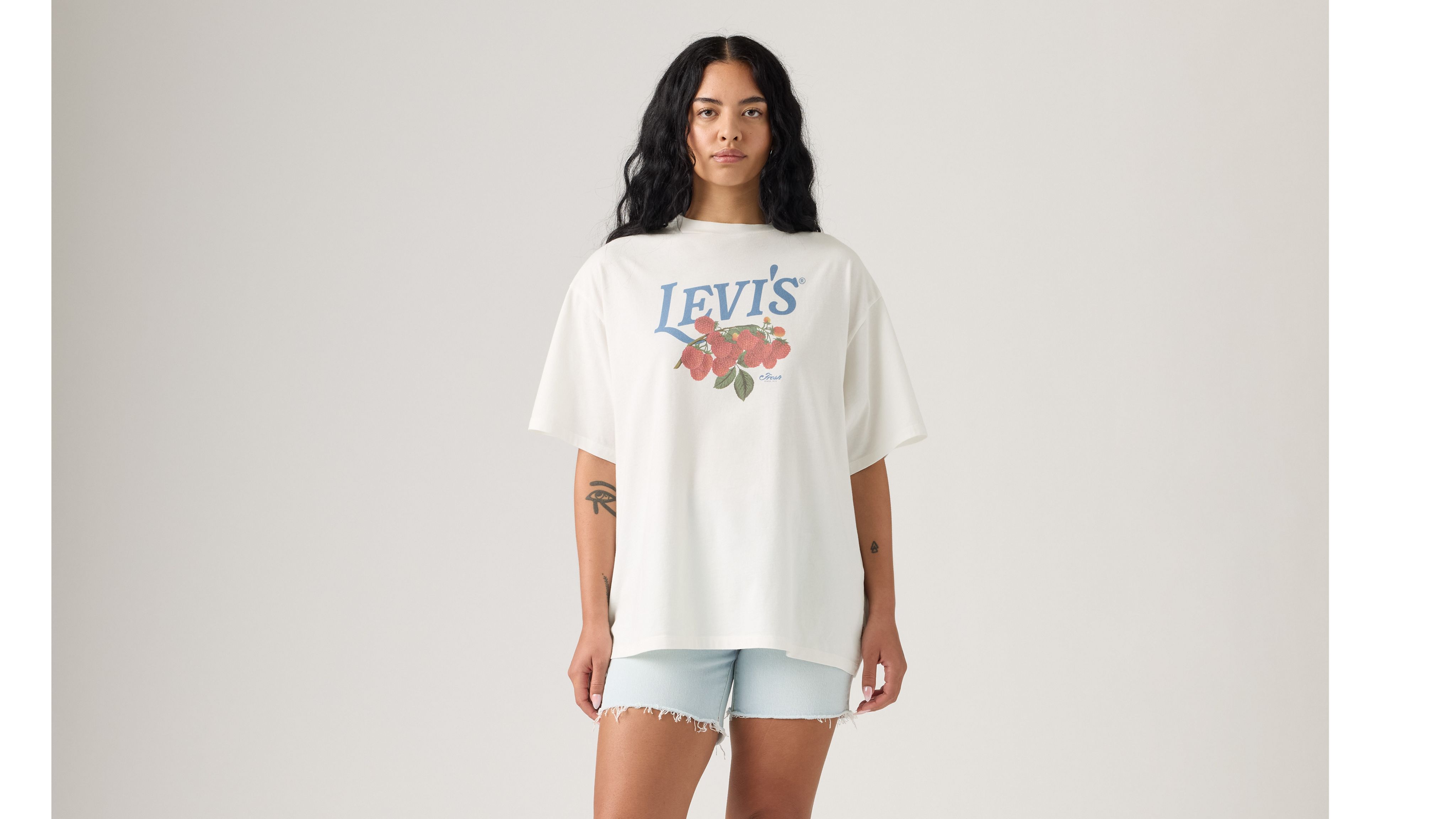 トップス a Graphic Short Stack T-shirt - White | Levi's® US