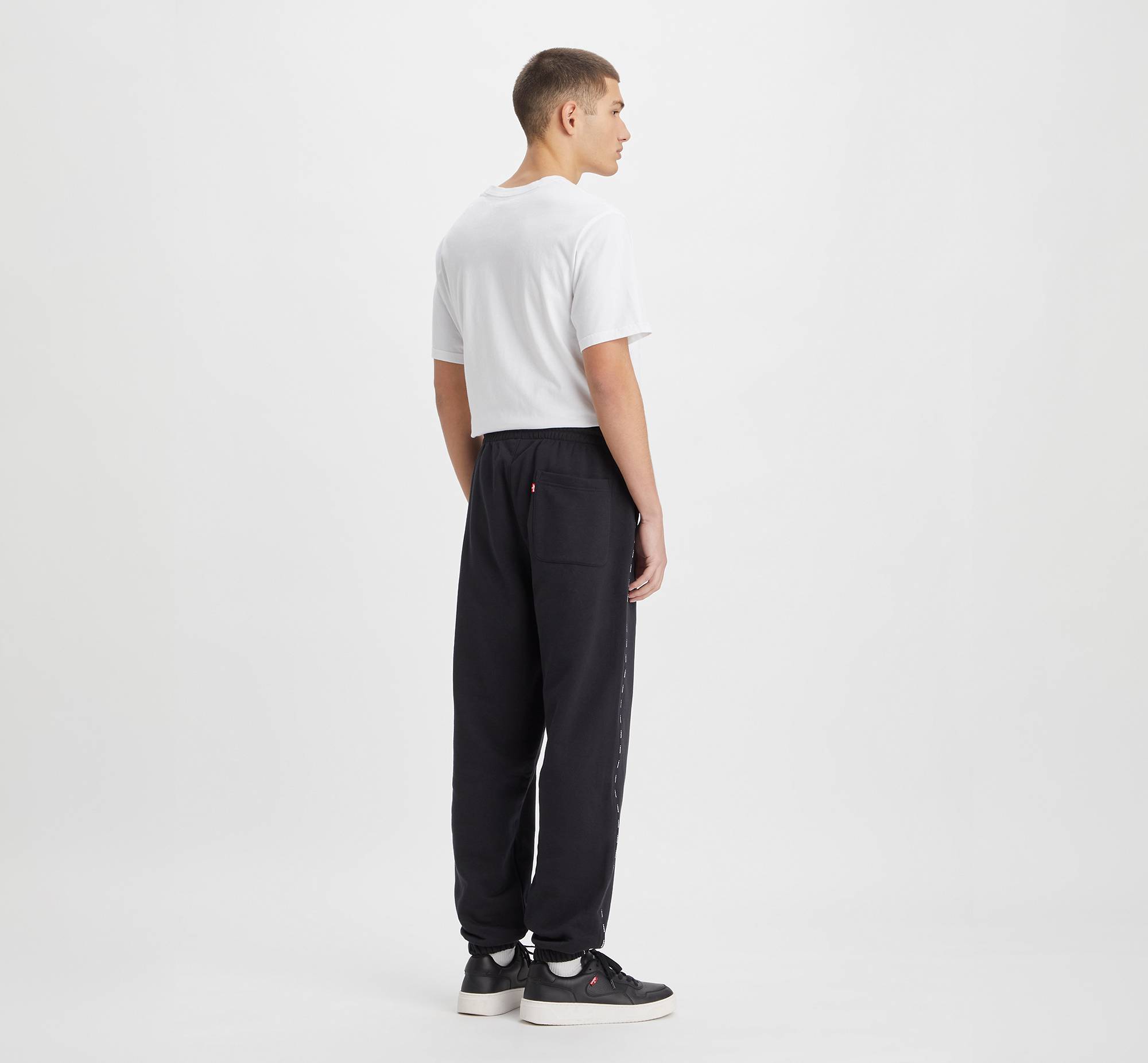 Graphic Piping Sweatpant 3