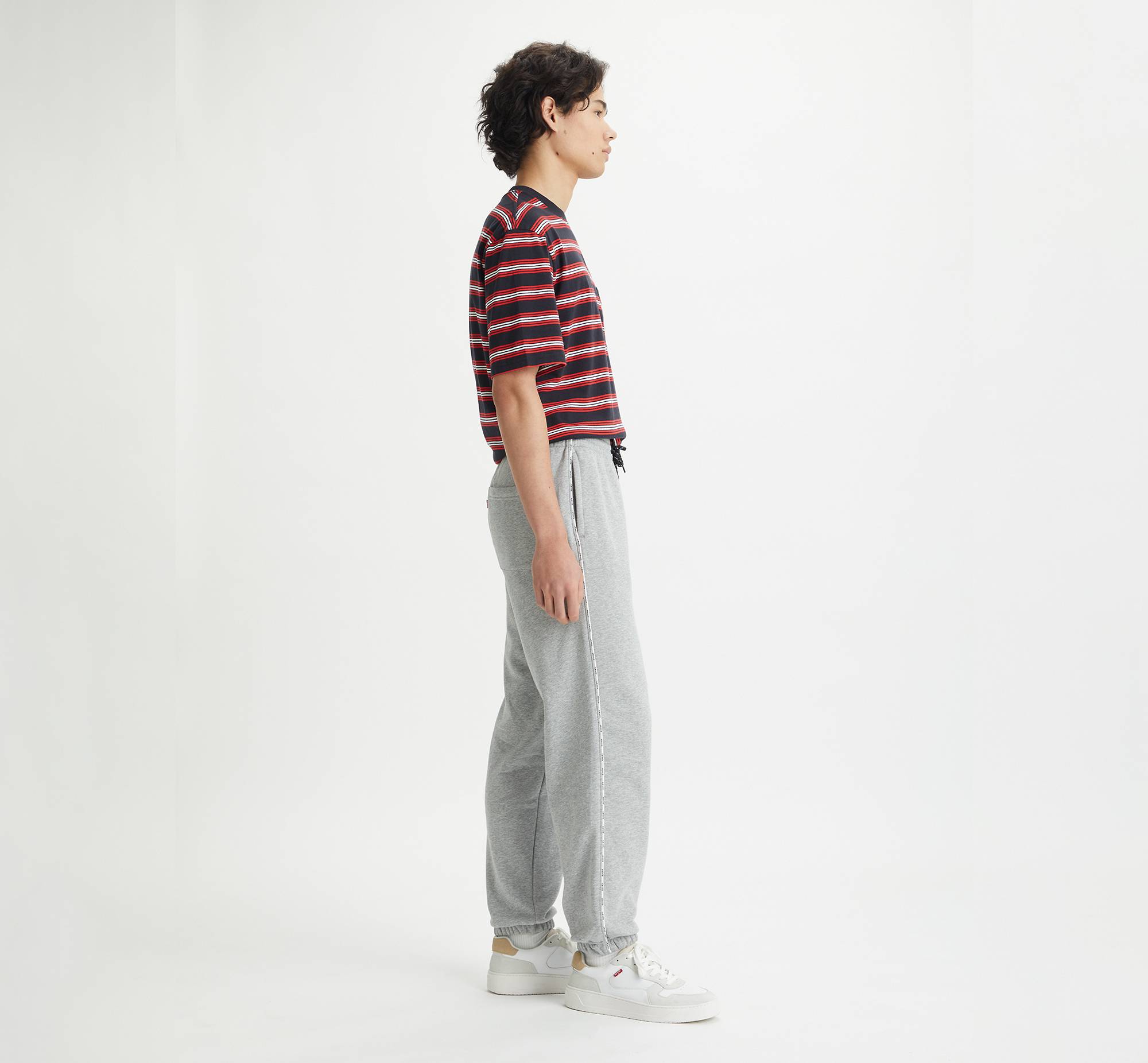 Graphic Piping Sweatpant 2