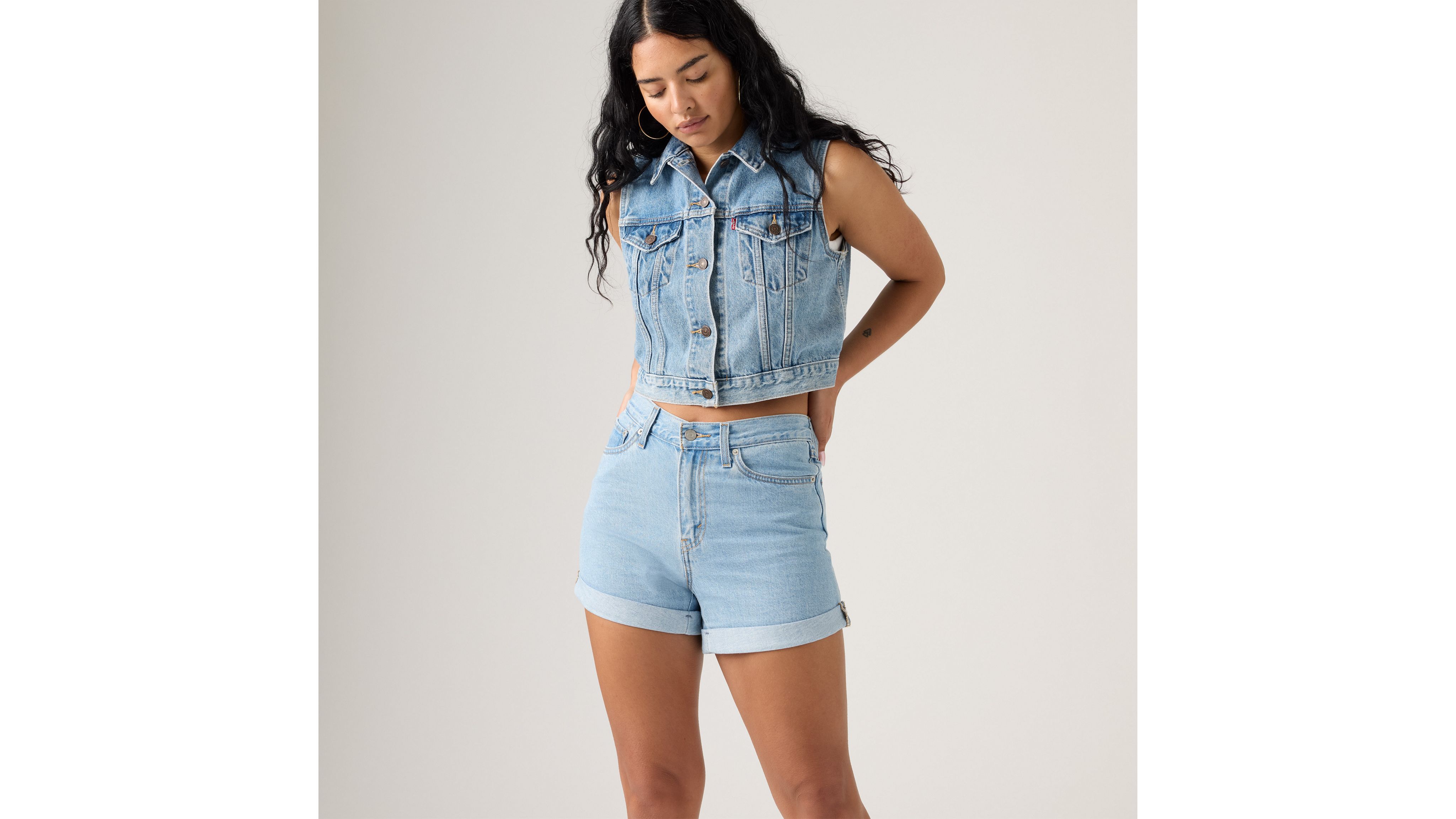 Shop Levi's - High Waisted Mom Shorts - Wonderful - Turquoise Lane