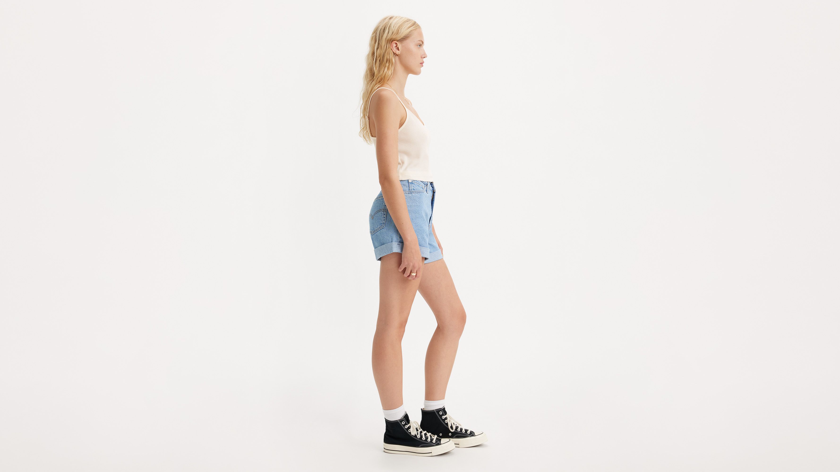 Rolled 80s Mom Women's Shorts - Medium Wash