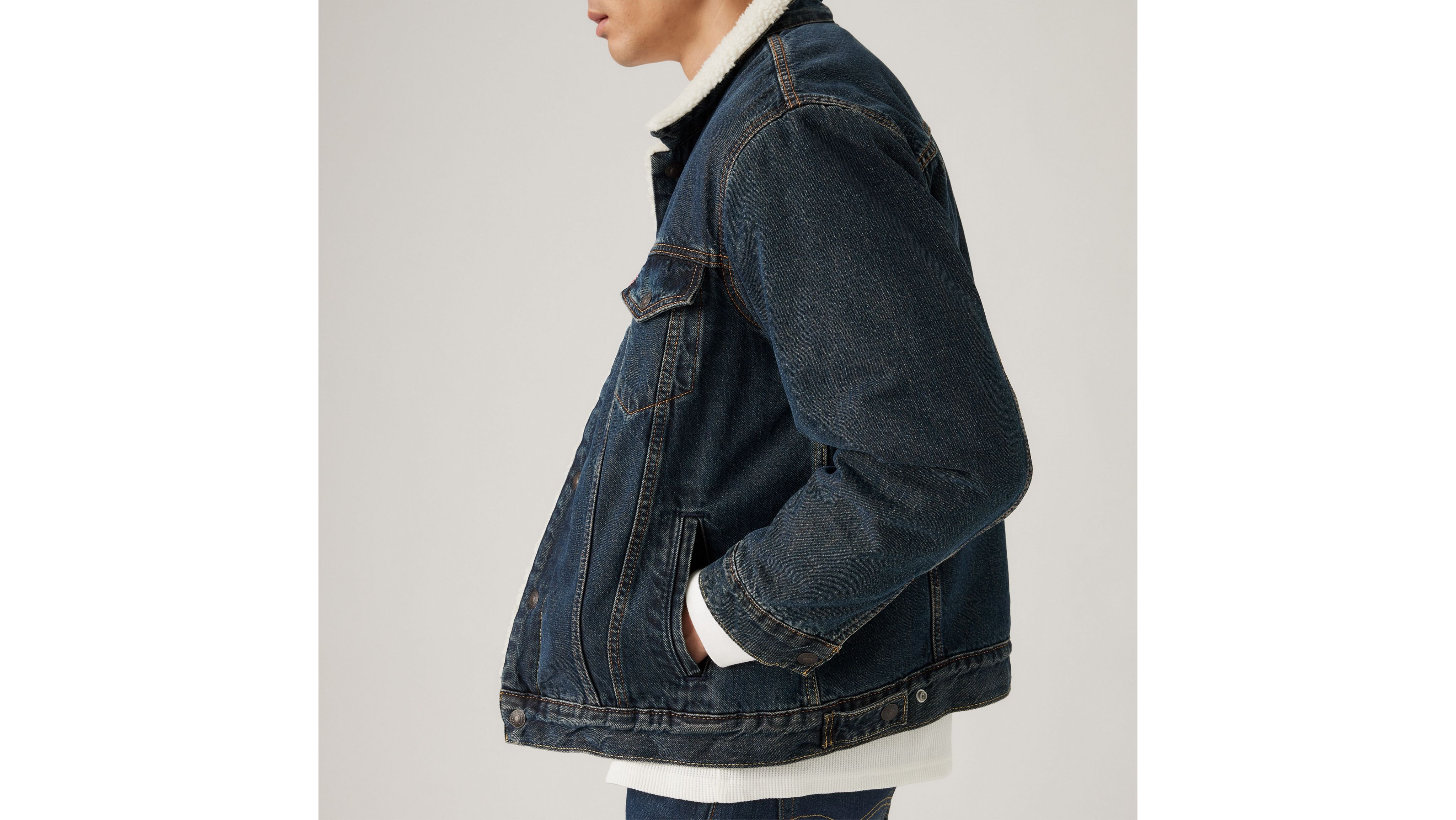 Levi's Relaxed Fit Sherpa Trucker Jacket In Black