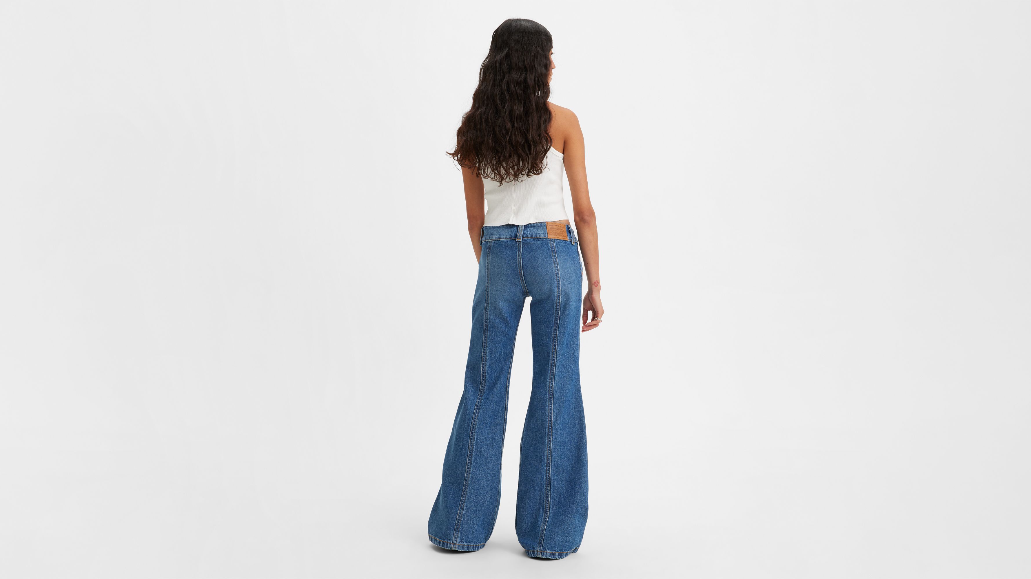 Bell bottom hot sale jeans levis