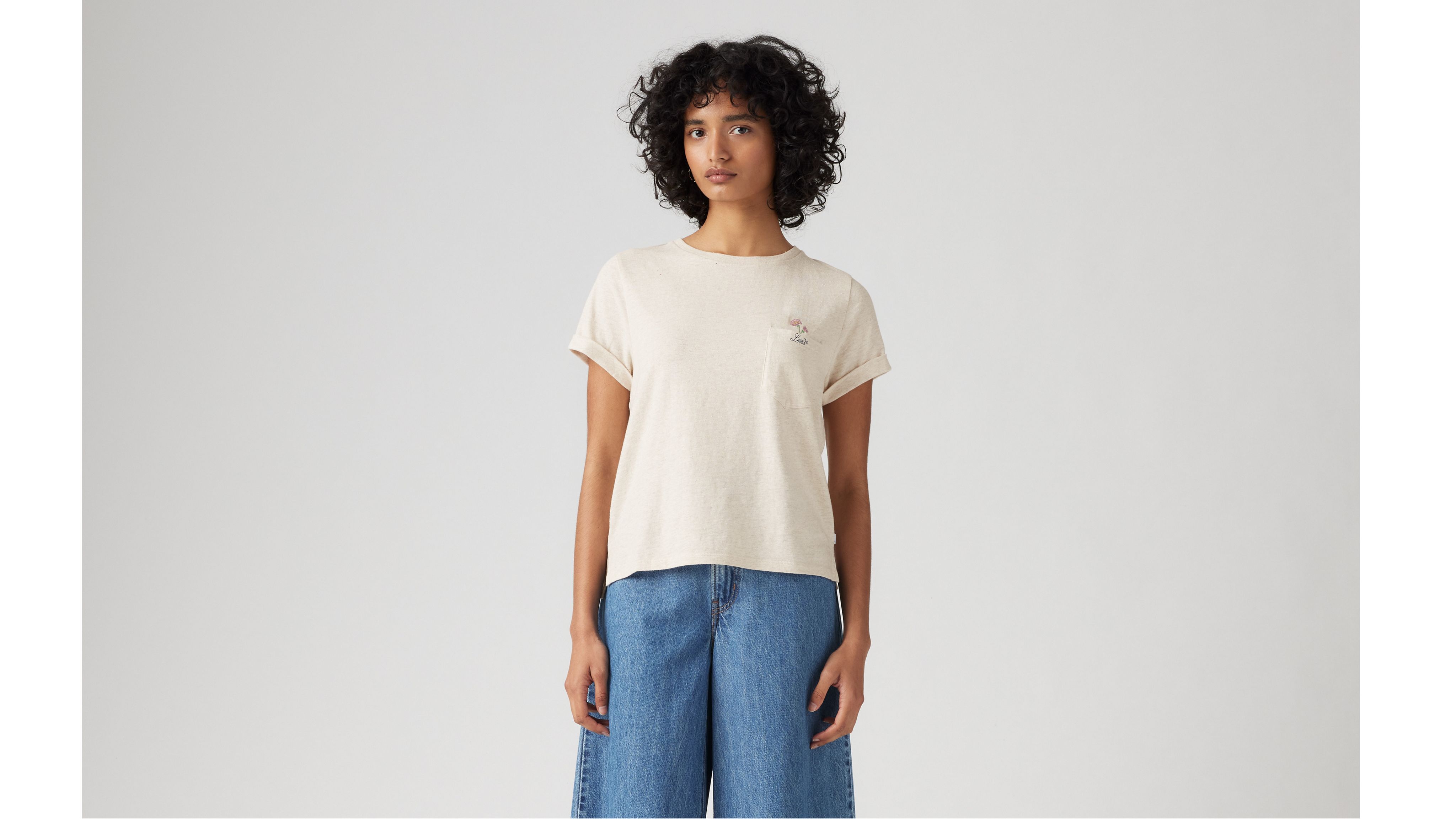 Levi's Graphic Margot T-shirt In Delicate Embroidery
