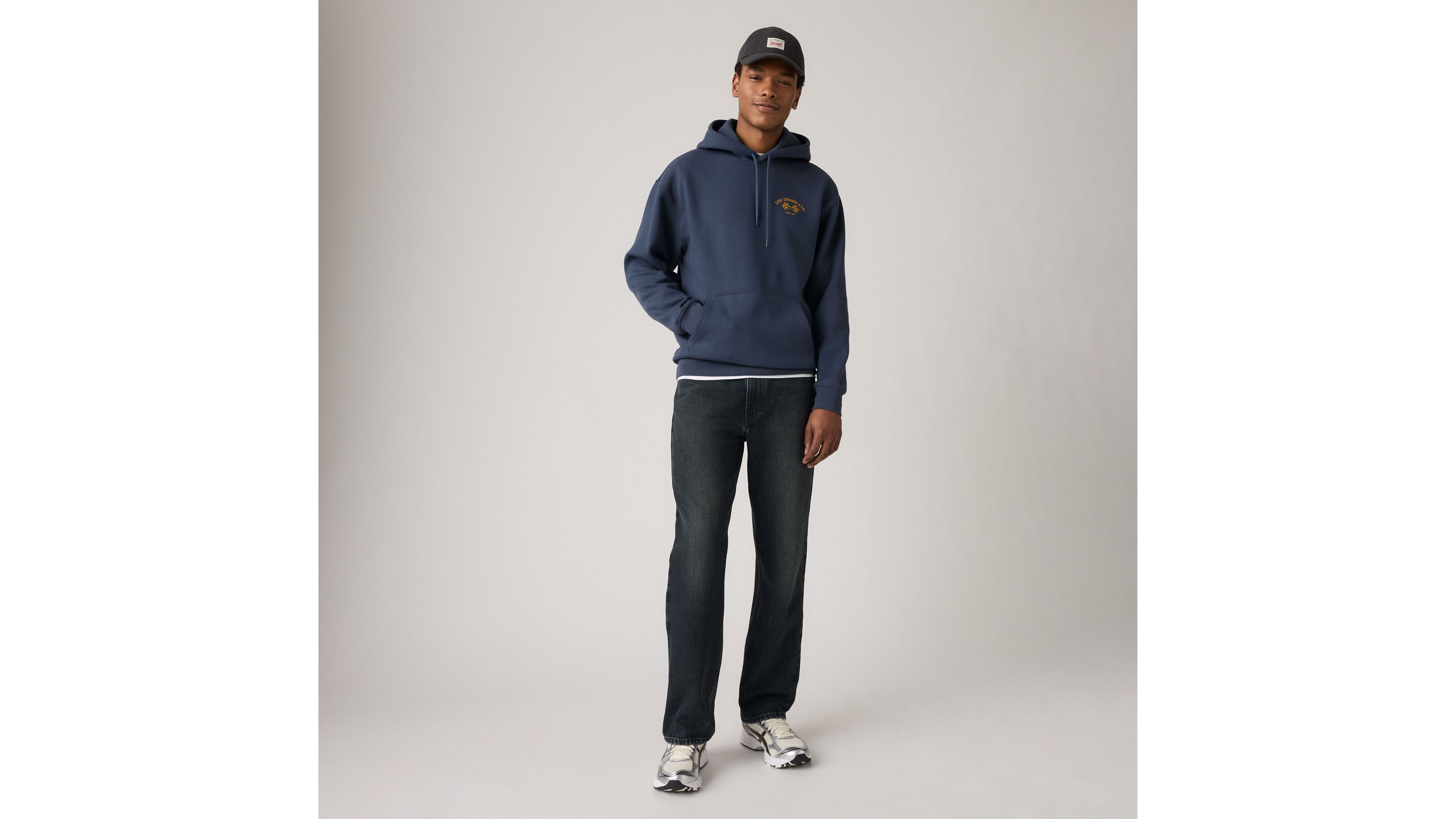 565™ Loose Straight Jeans 1