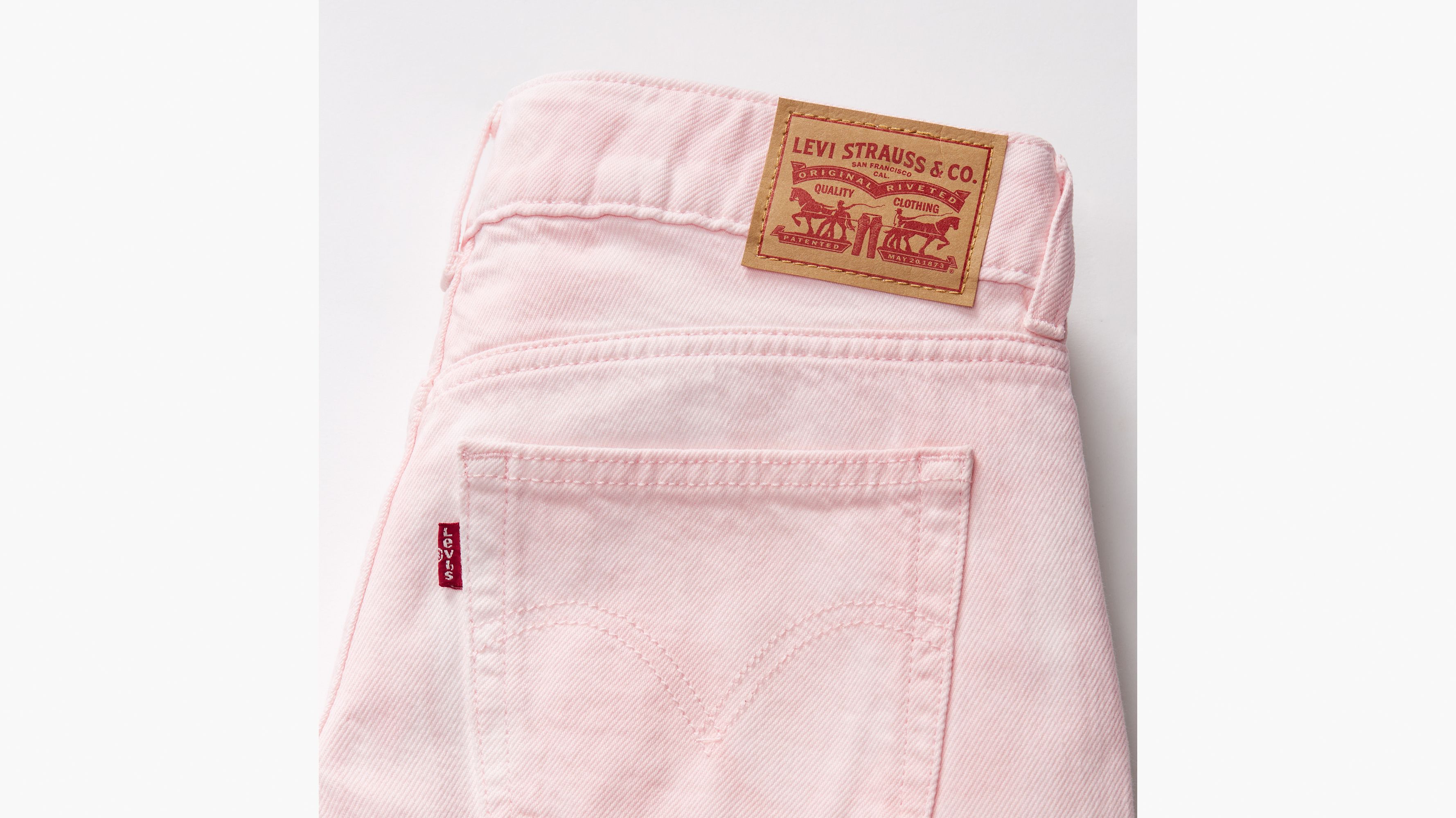 Pink levis jeans 501 hotsell