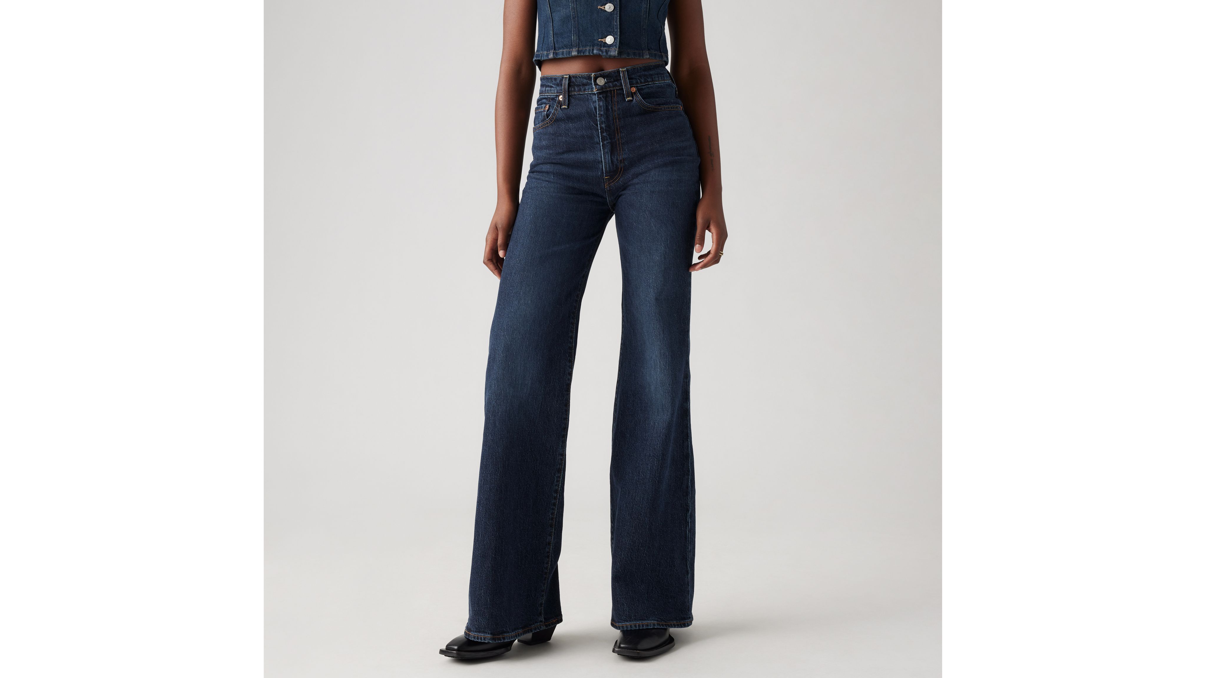 Bell bottom hot sale jean capris