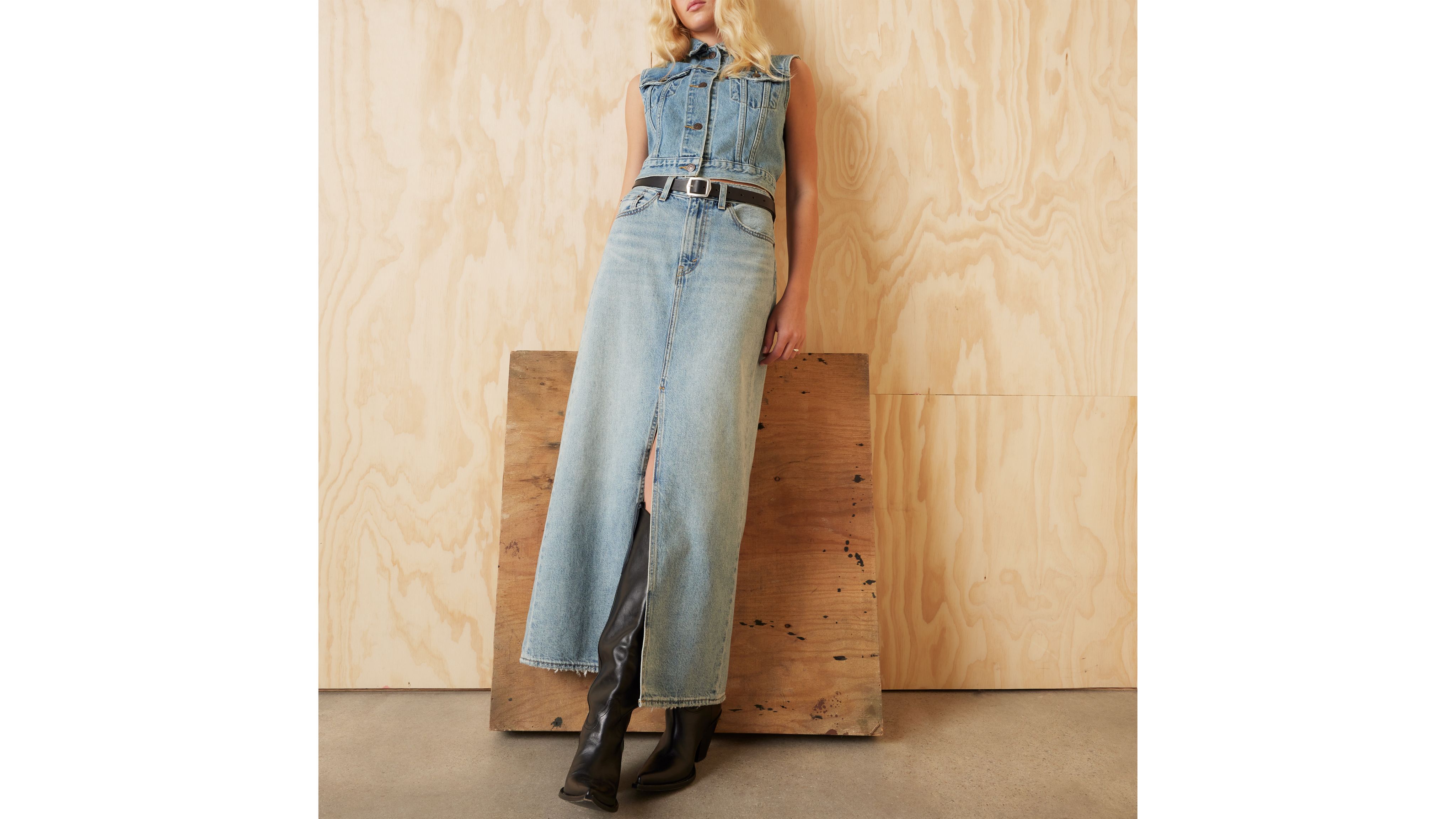 Shop Levi's Ankle Column Skirt In Please Hold