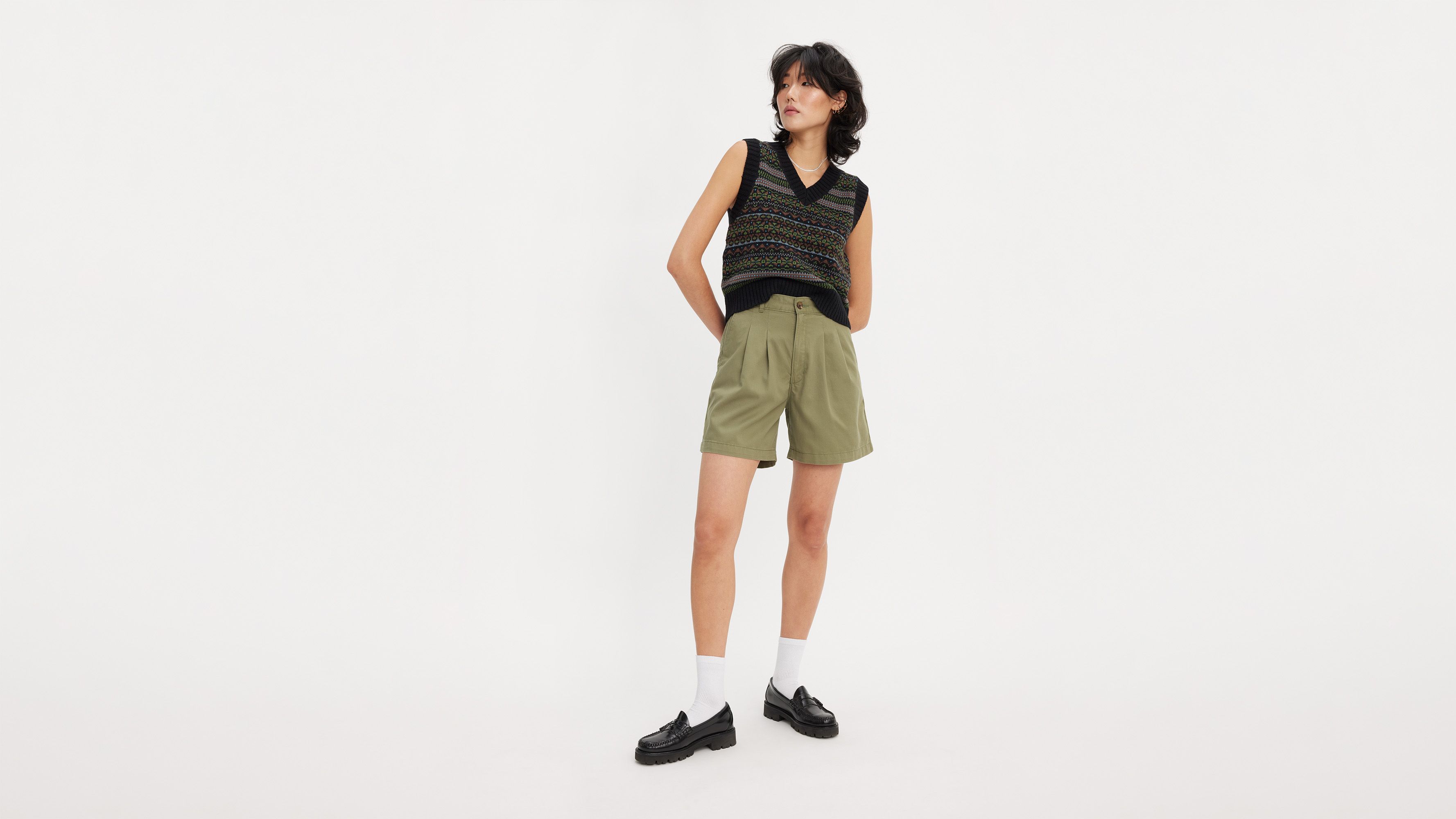 Pleated Women's Trouser Shorts - Tan