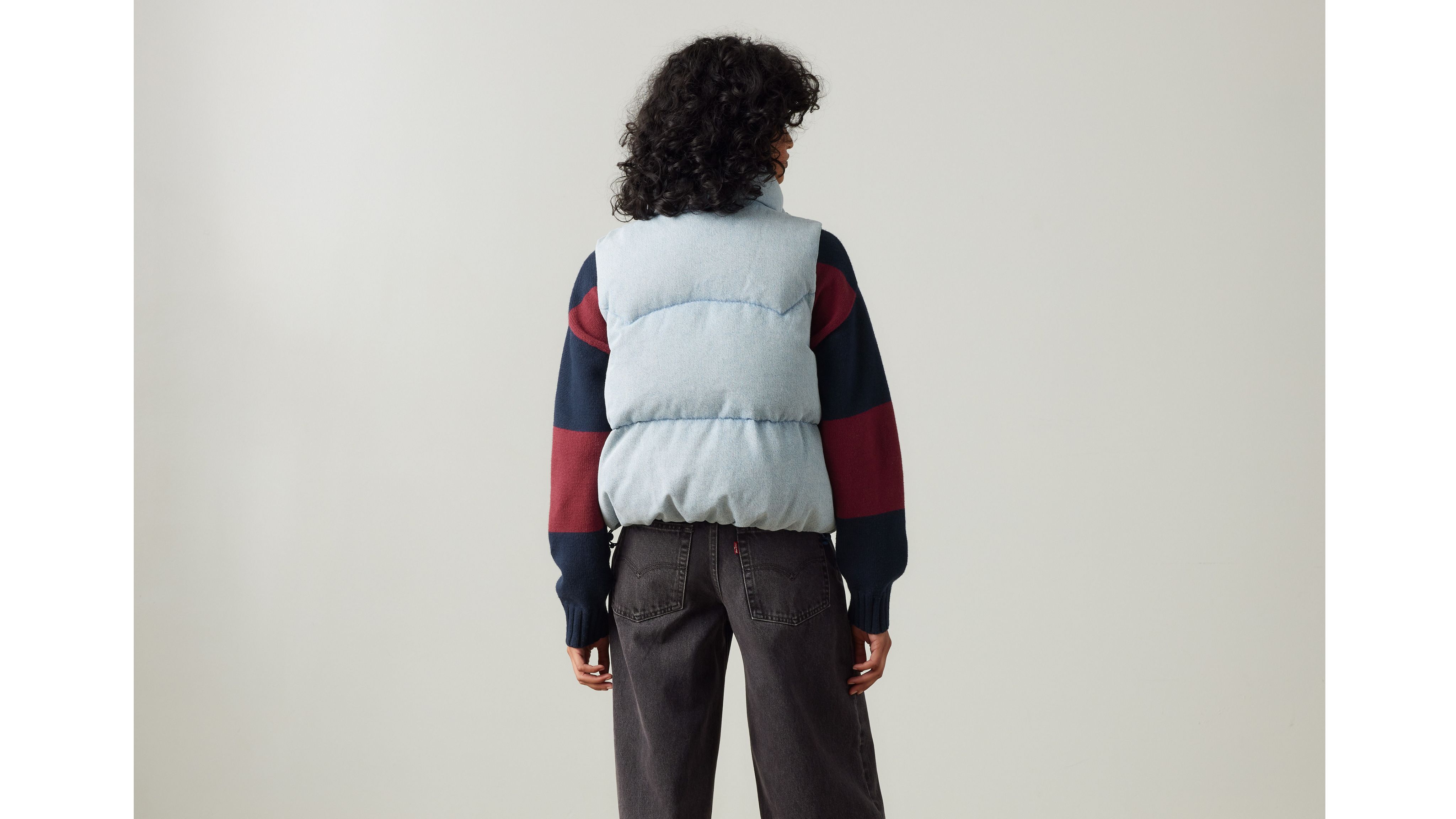 A85260000-back-pdp?$onmodelback$