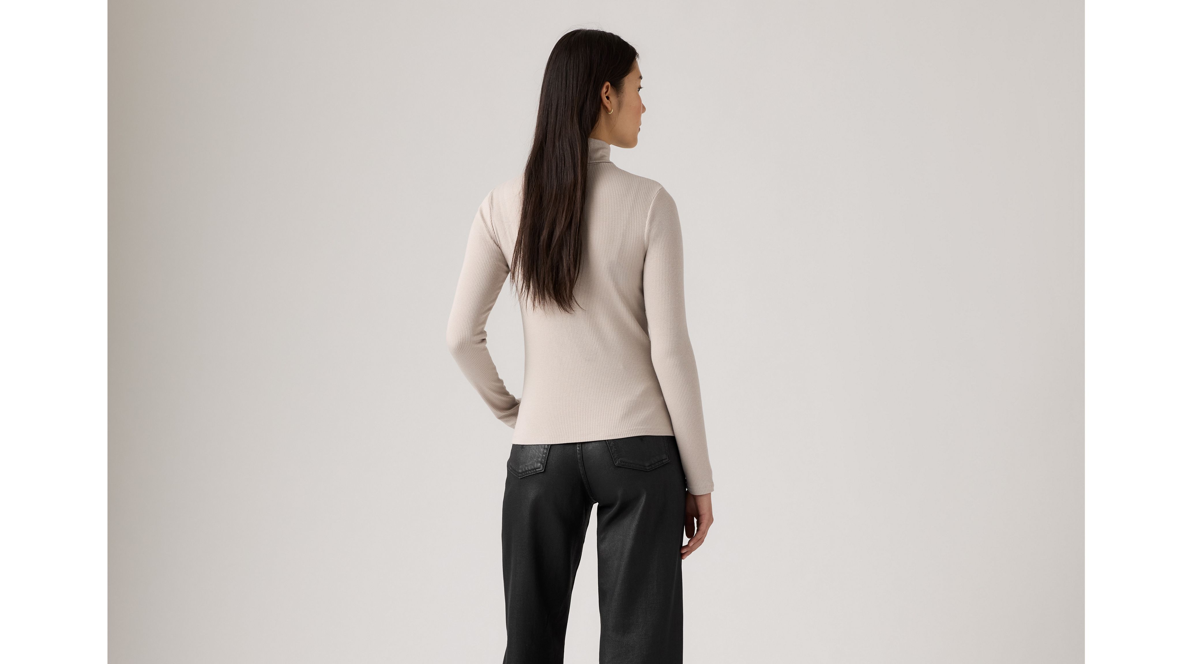 Dreamy Turtleneck Top 3