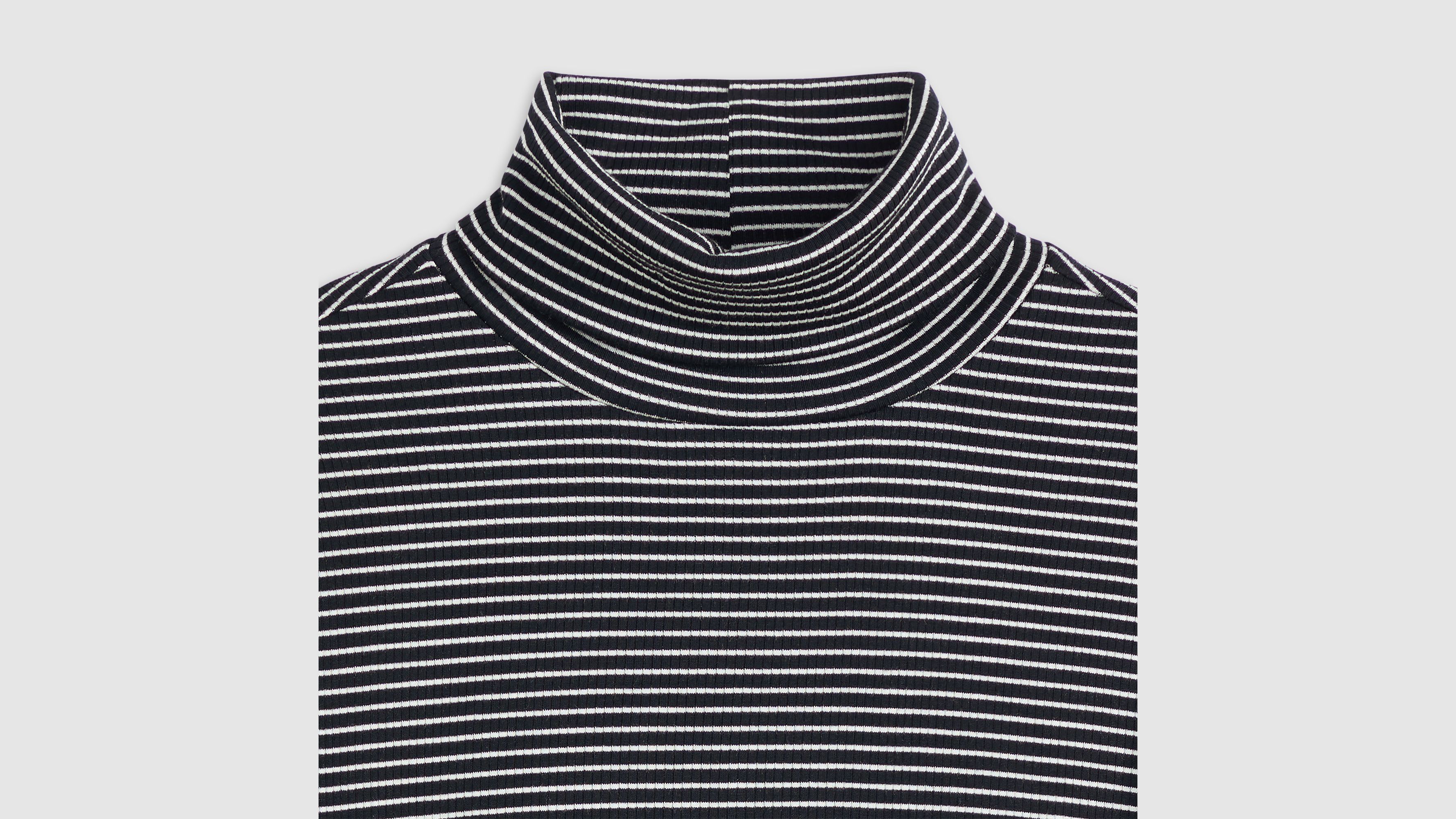 Dreamy Turtleneck Top