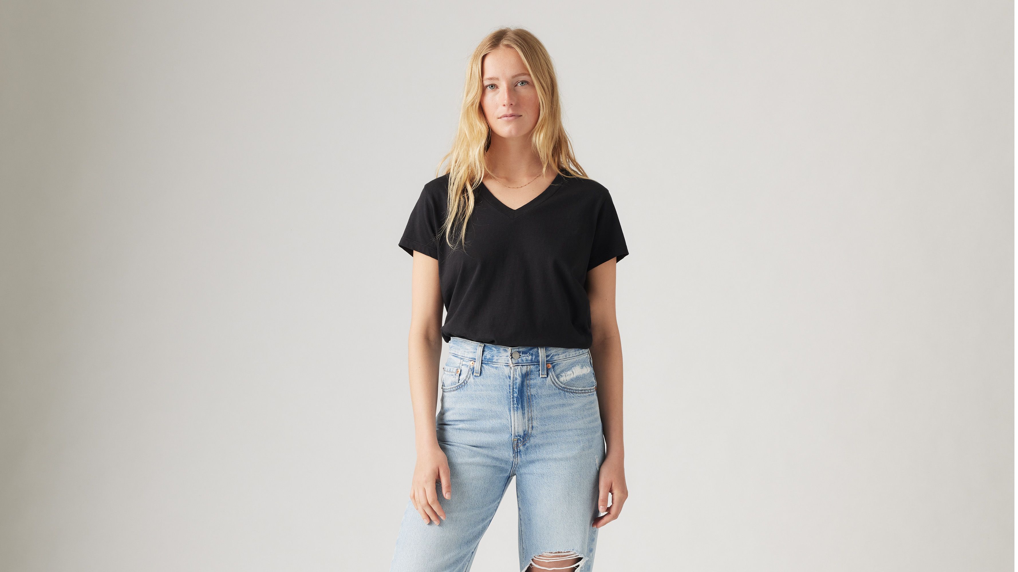 売れ筋商品|||リーバイス Tシャツ レディース トップス BOXY V NECK TEE - Basic T-shirt - white + slub Boxy V-neck T-shirt - White | Levi's® US