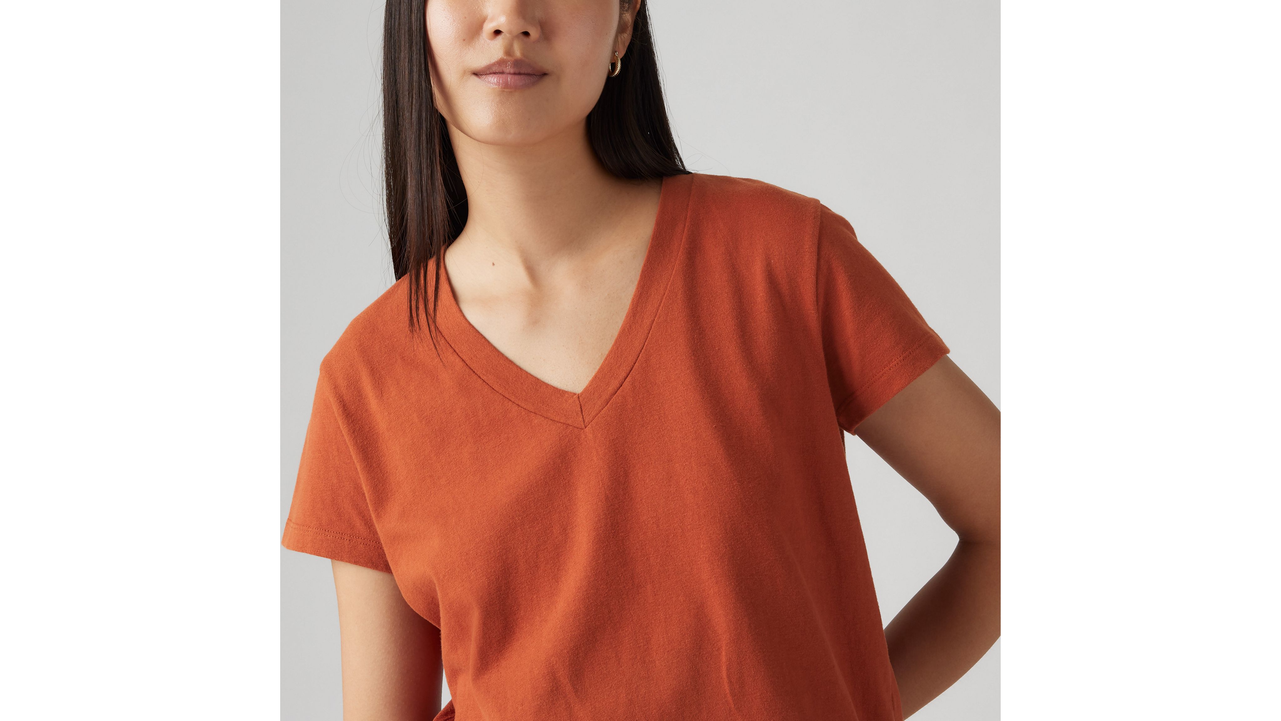 Levi's Boxy V-neck T-shirt In Picante