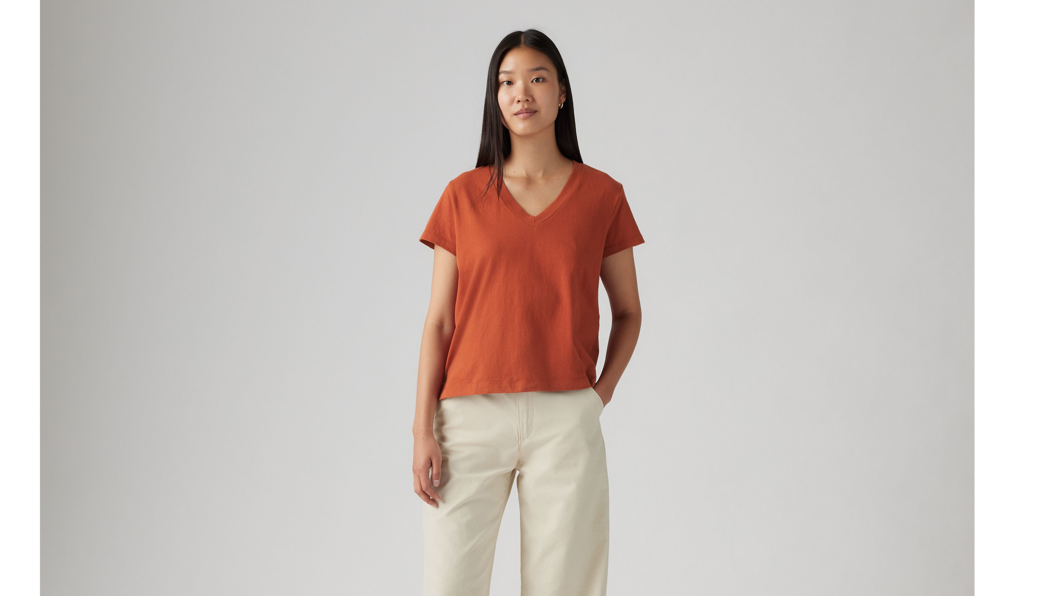 Levi's Boxy V-neck T-shirt In Picante
