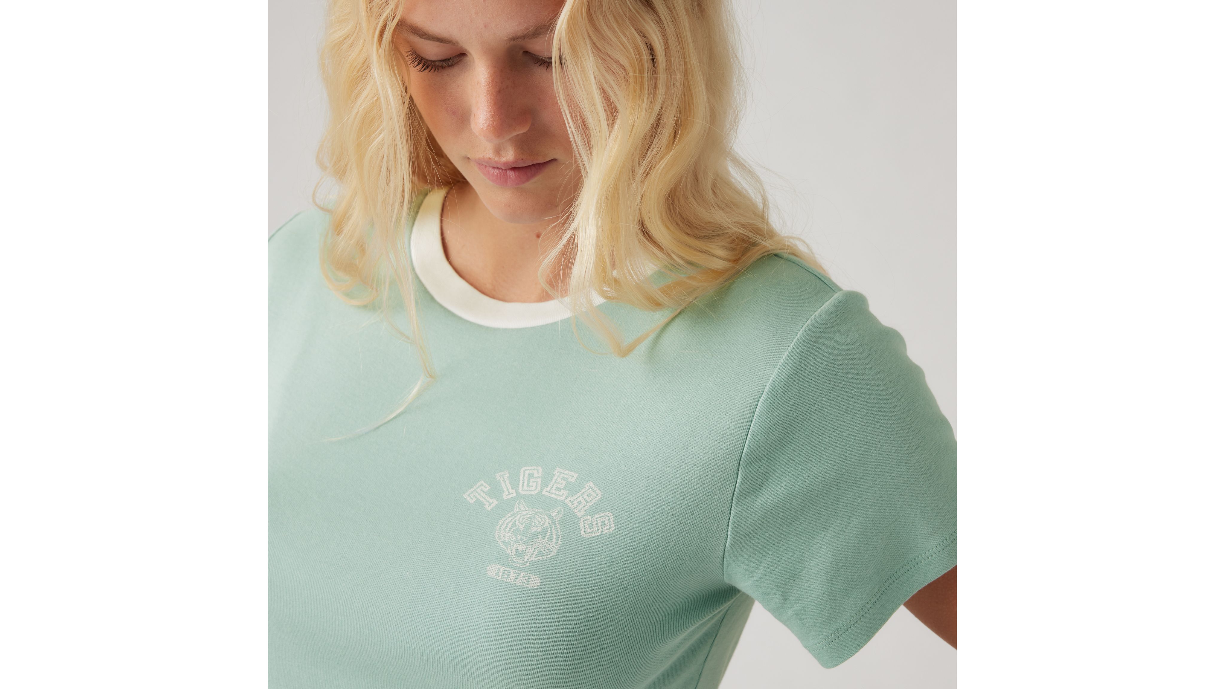 Graphic Essential Sporty T-Shirt 4