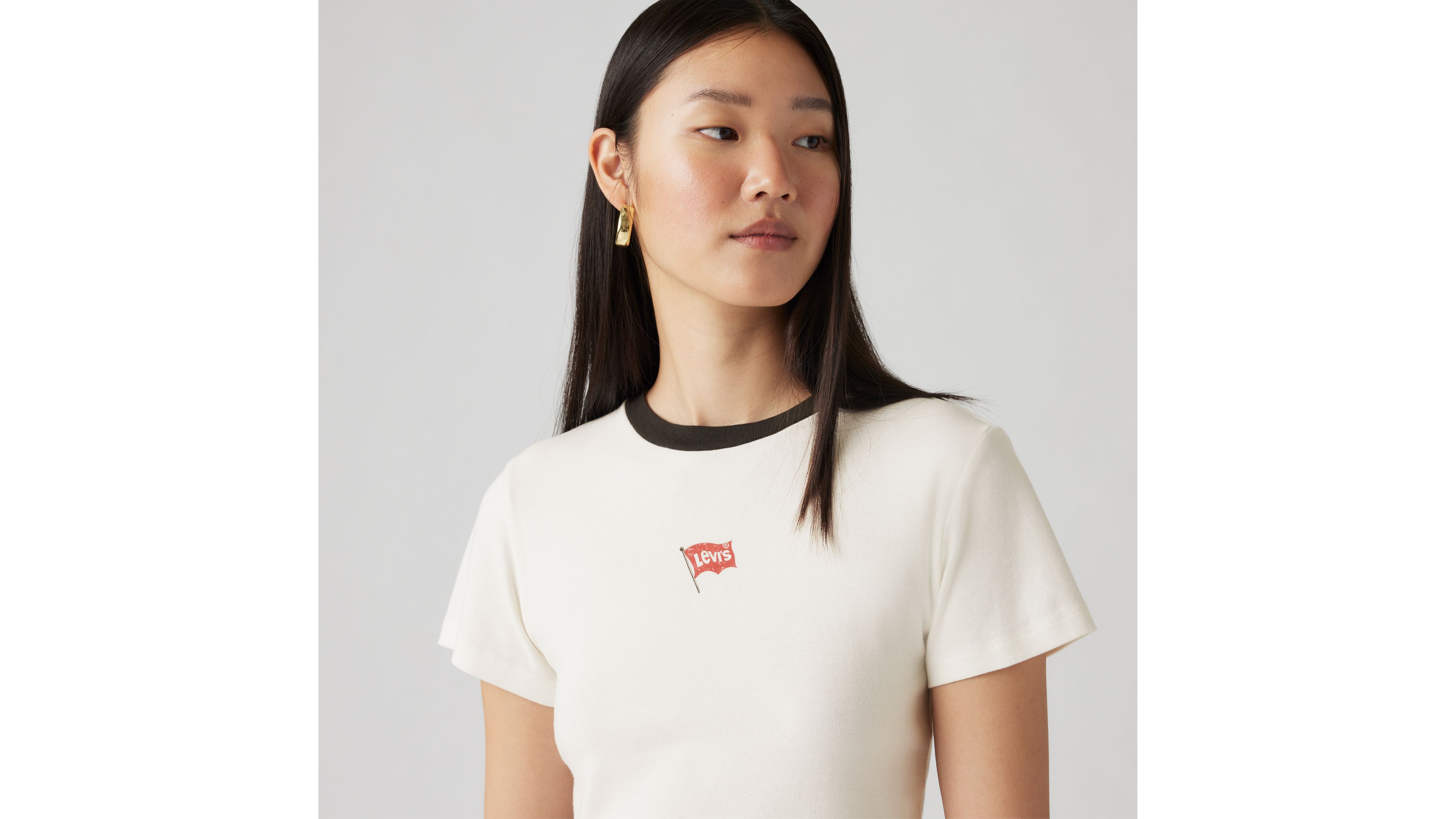 売れ筋商品|||リーバイス Tシャツ トップス レディース Women's Perfect Graphic Logo Cotton T-shirt Grey Logo Levi's Women's Perfect Tee-Shirt, Core Housemark Smokestack