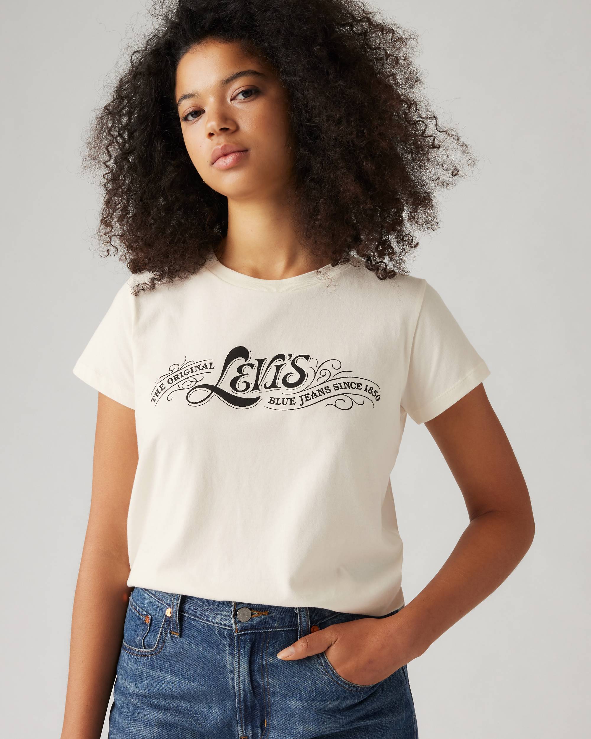 Graphic Boxy T-shirt - White | Levi's® US Graphic Boxy T-shirt - White | Levi's® US