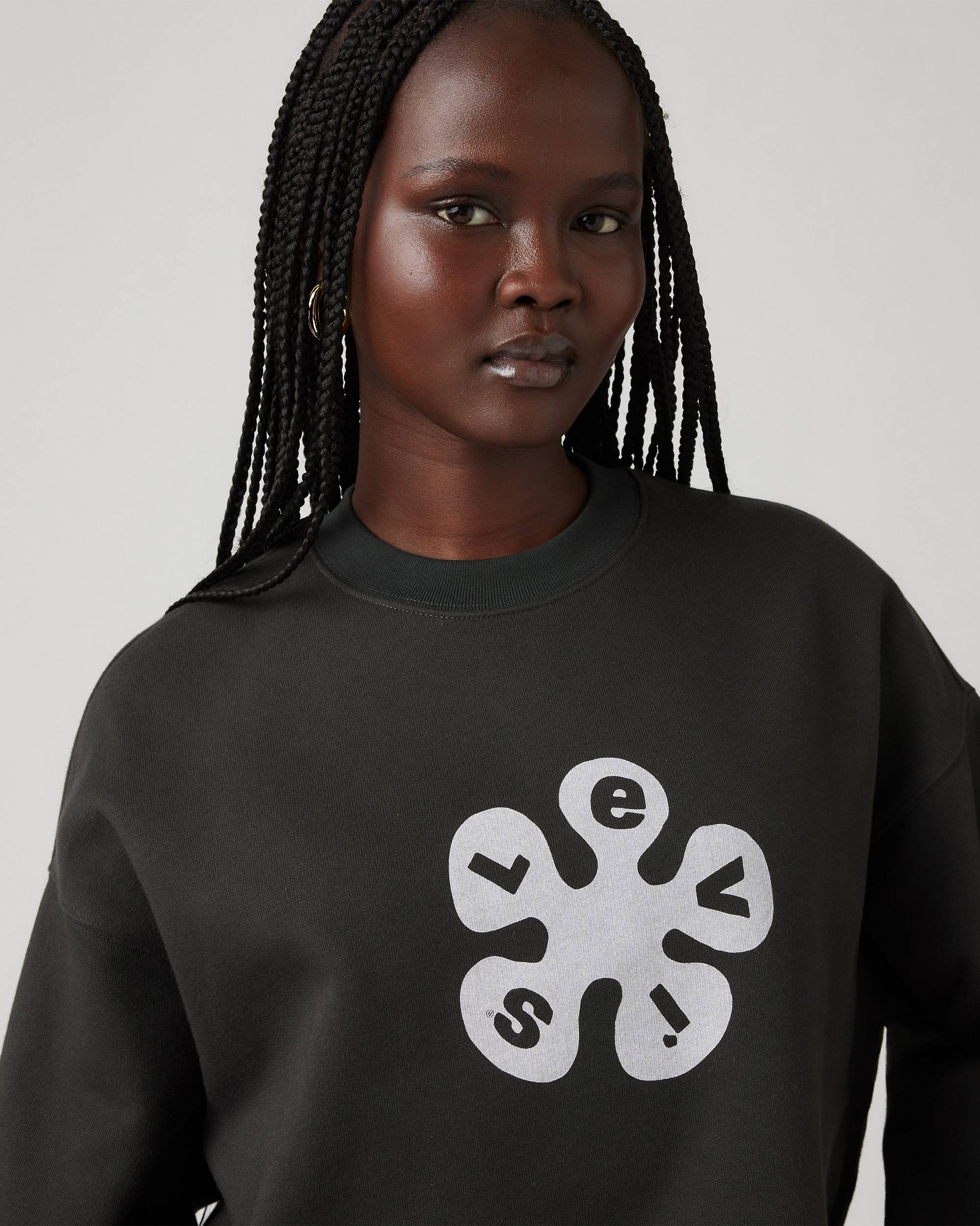 Graphic Leo Crewneck Sweatshirt - Black | Levi's® US Graphic Leo Crewneck Sweatshirt - Black | Levi's® US