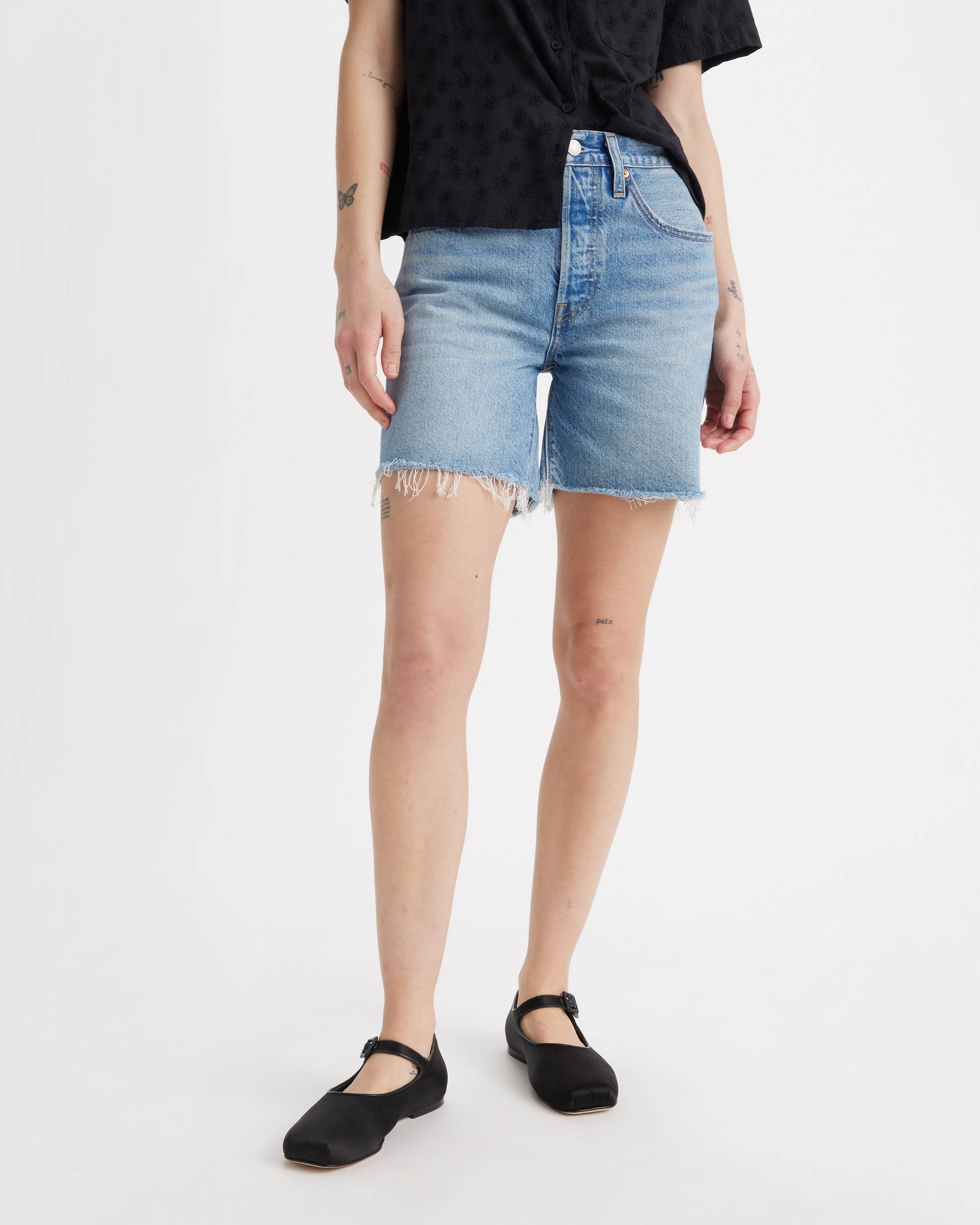 501® Original Fit Mid-thigh Lightweight Women's Shorts 501® Original Fit Mid-thigh Lightweight Women's Shorts
