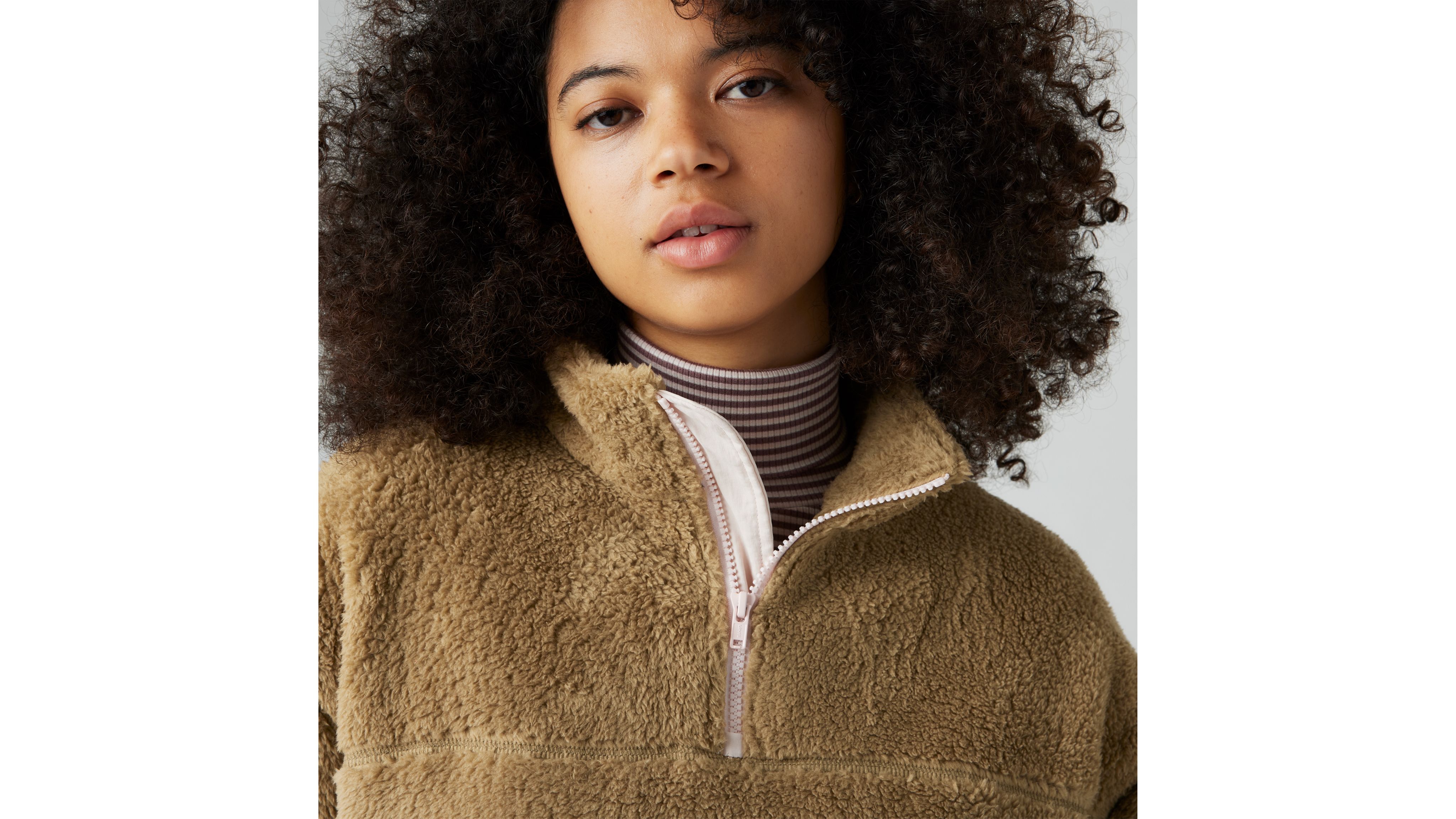 Levi's Canyon 1/4 Zip Sweatshirt In Ermine