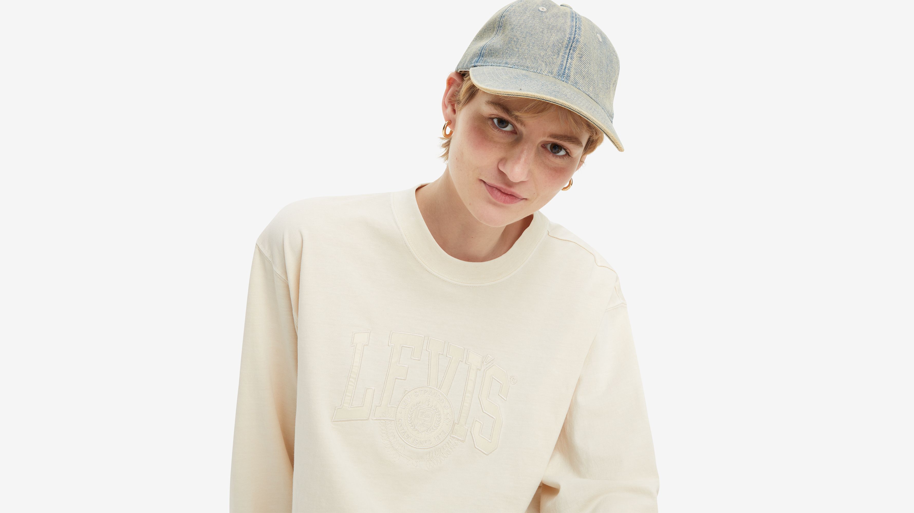 Levi's Cropped Long Sleeve Football T-shirt In White Swan